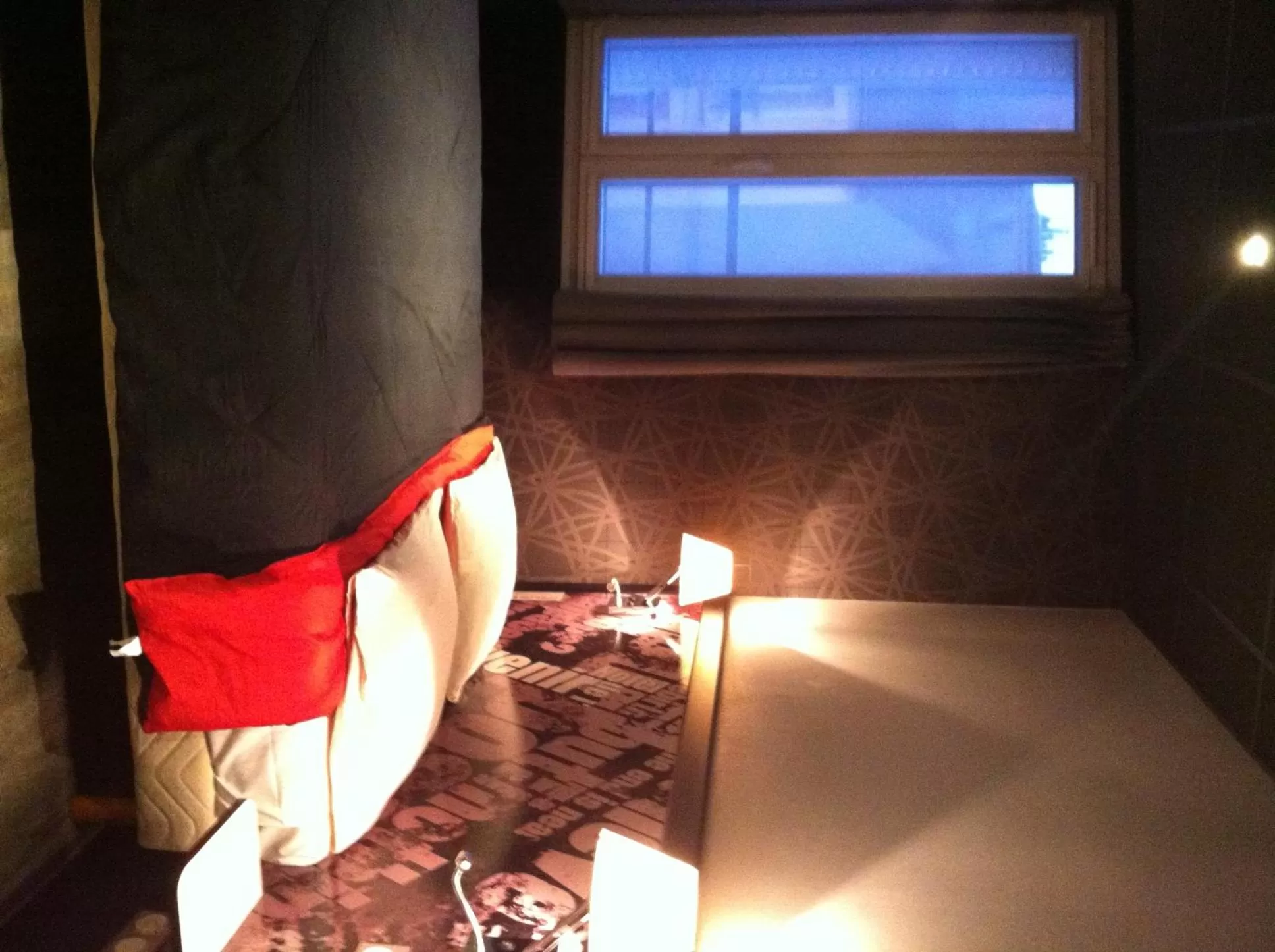 Bed in Café Hôtel de l'Avenir