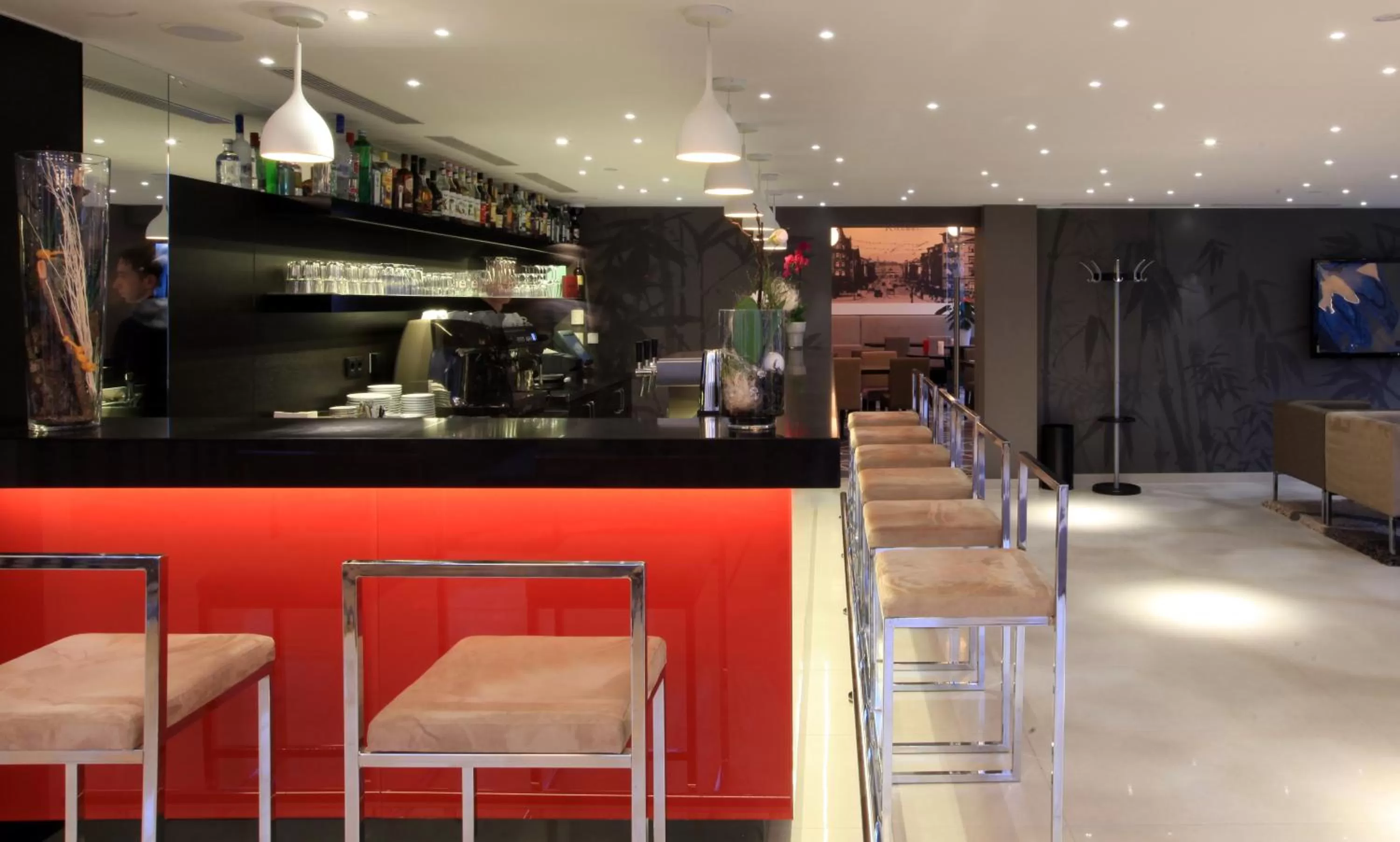 Lounge or bar in Golden Tulip Kassel Hotel Reiss