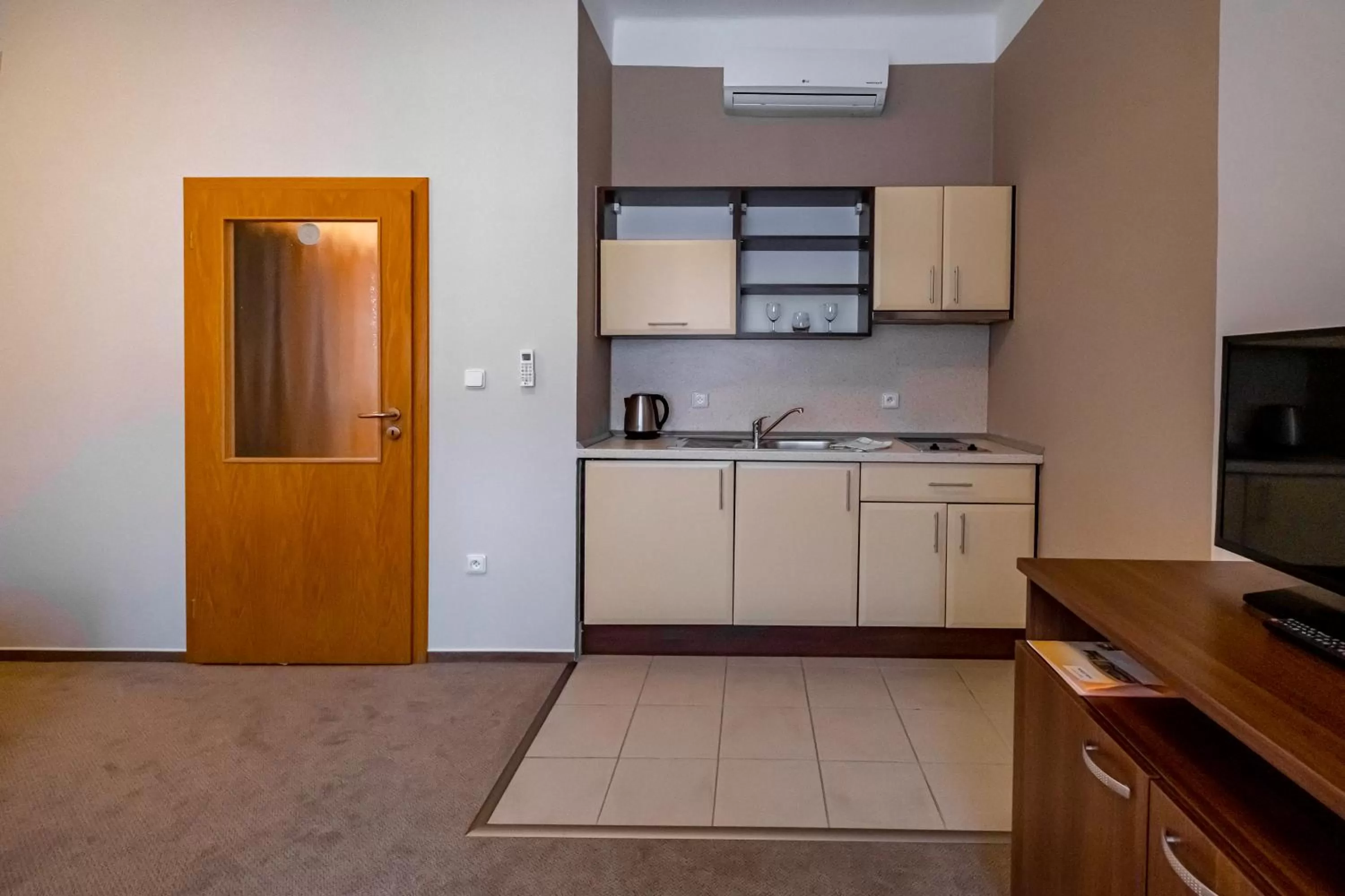 Kitchen/Kitchenette in Relax Hotel Stork