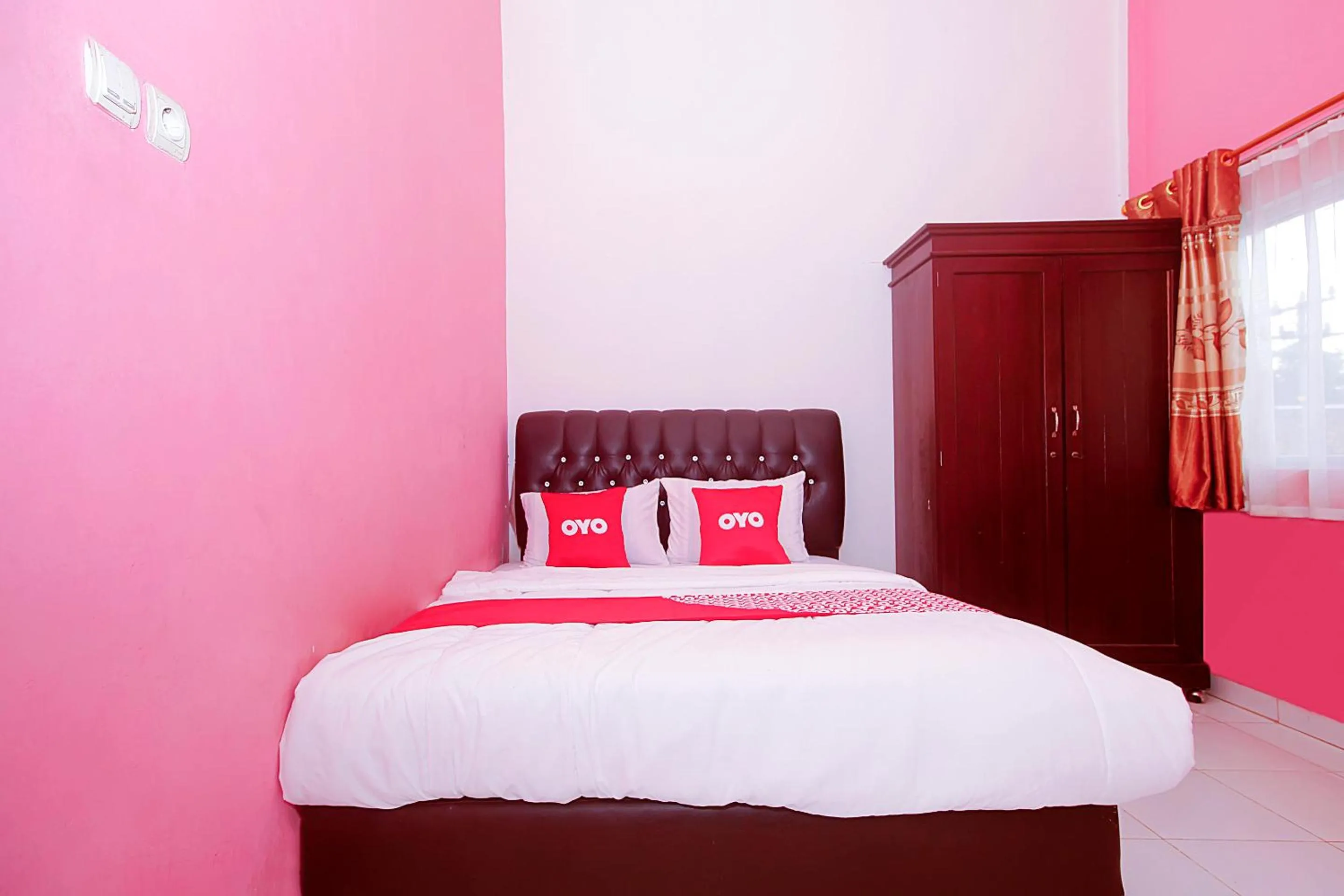 Bedroom, Bed in Hotel O Jasmine Kost Syariah