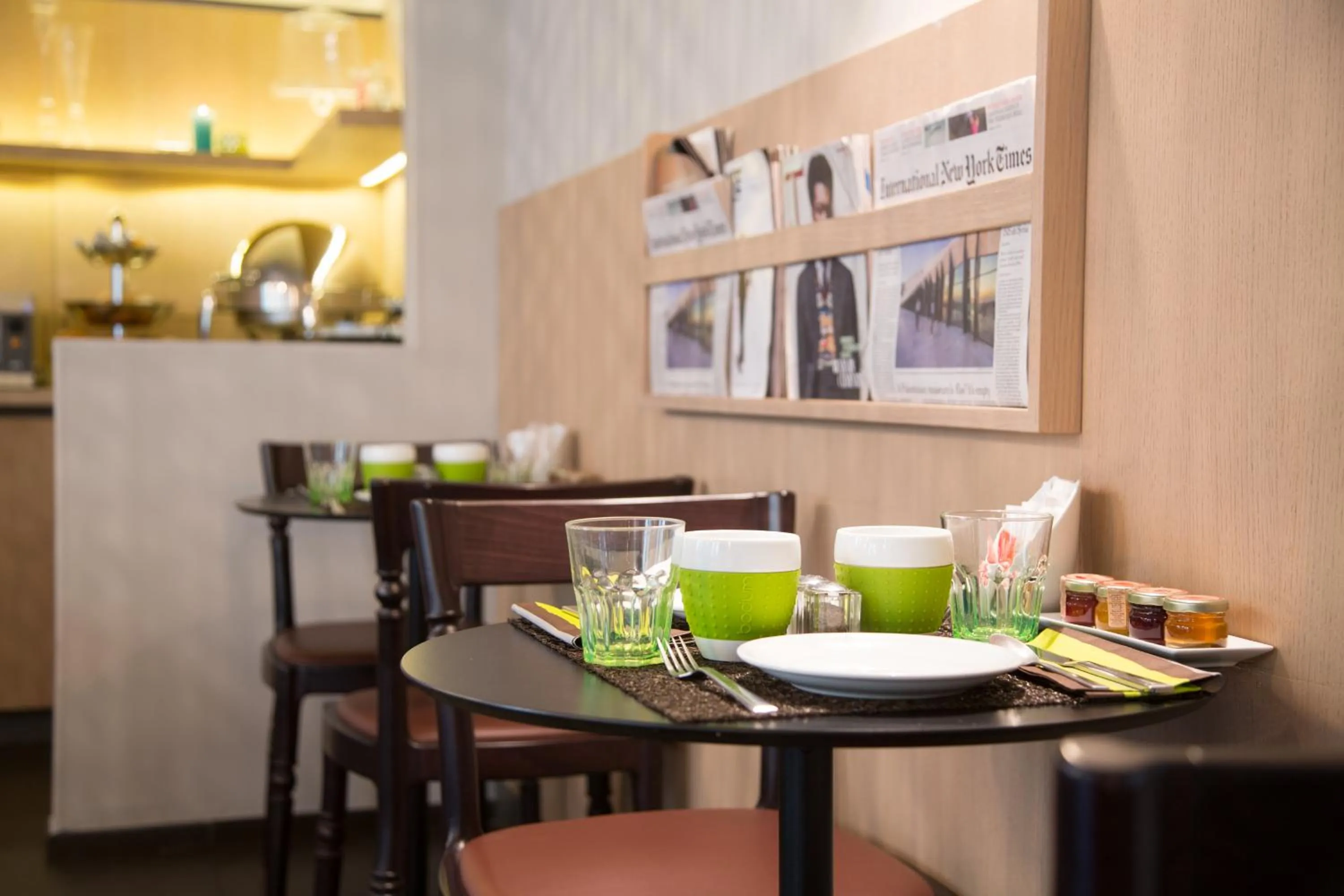 Restaurant/Places to Eat in Hôtel Le Marcel Paris Gare de l'Est