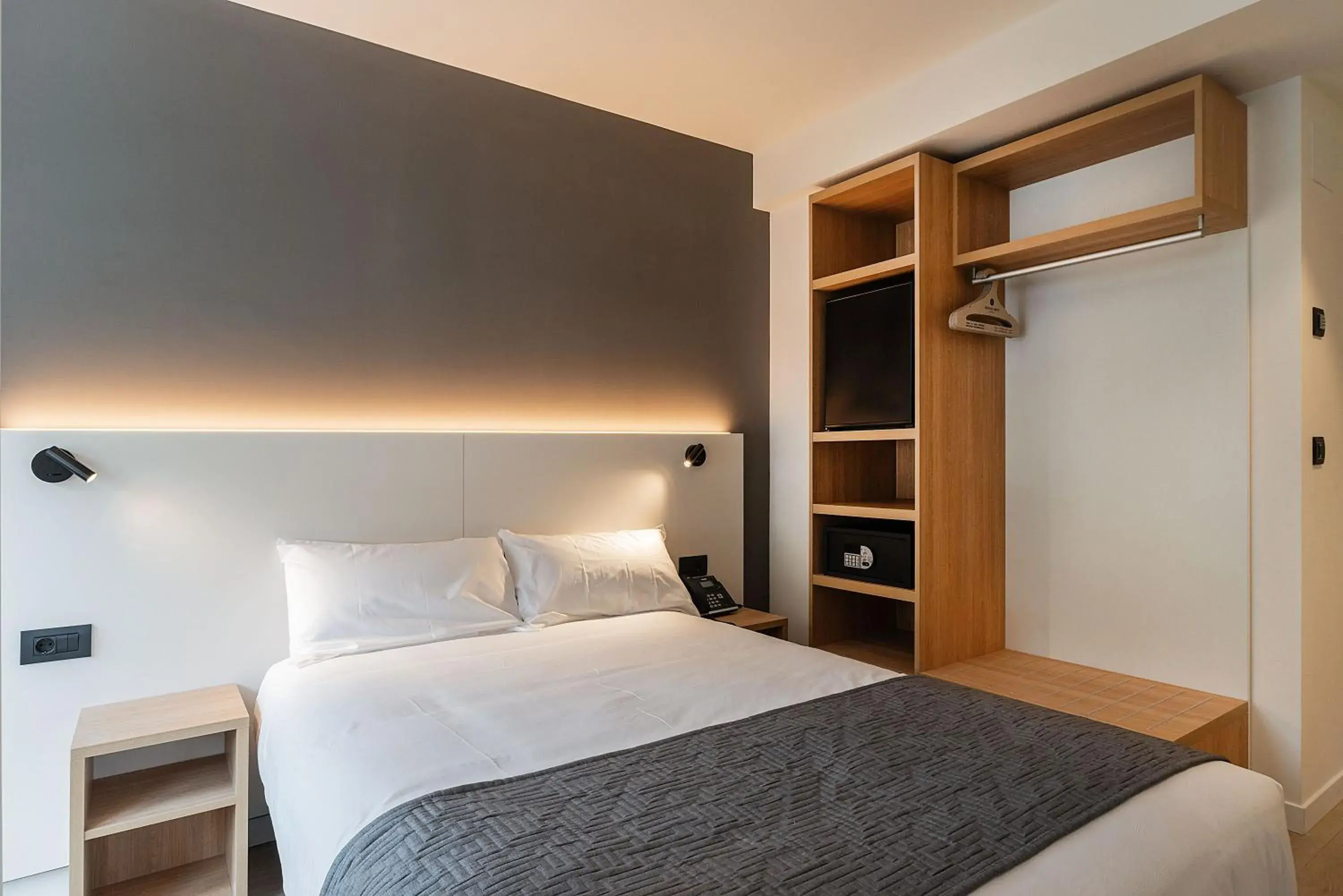 Single Room in Hotel Distrito Oeste Single Room in Hotel Distrito Oeste