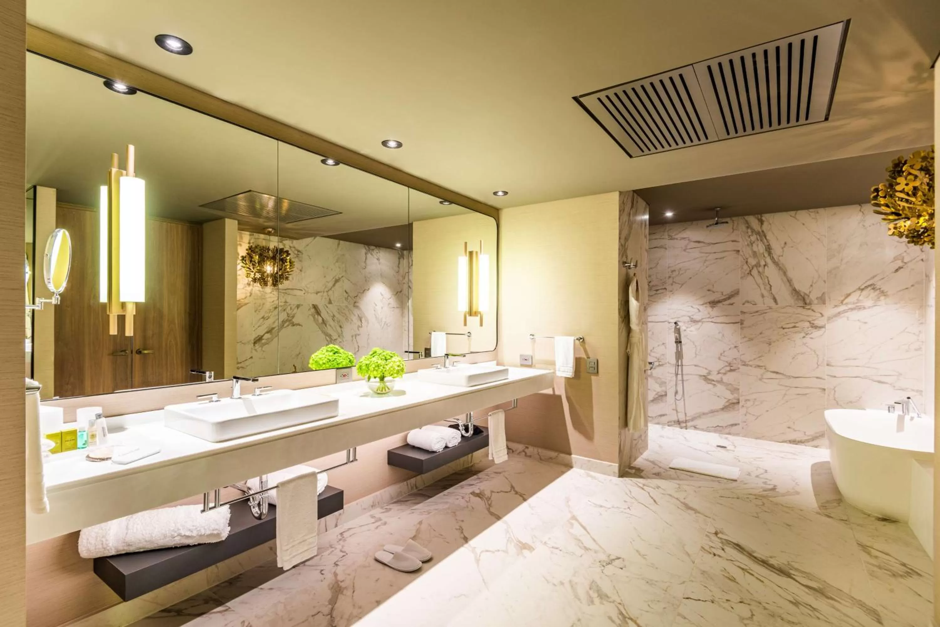 Bathroom in Hilton Bogota Corferias