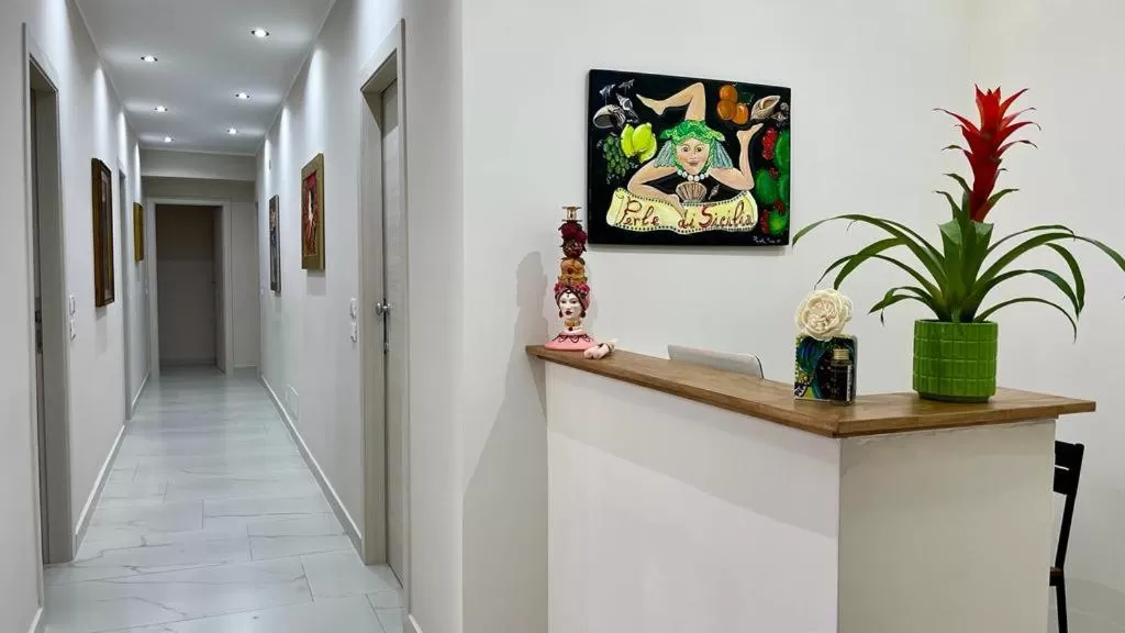 TV/Entertainment Center in Perle di Sicilia