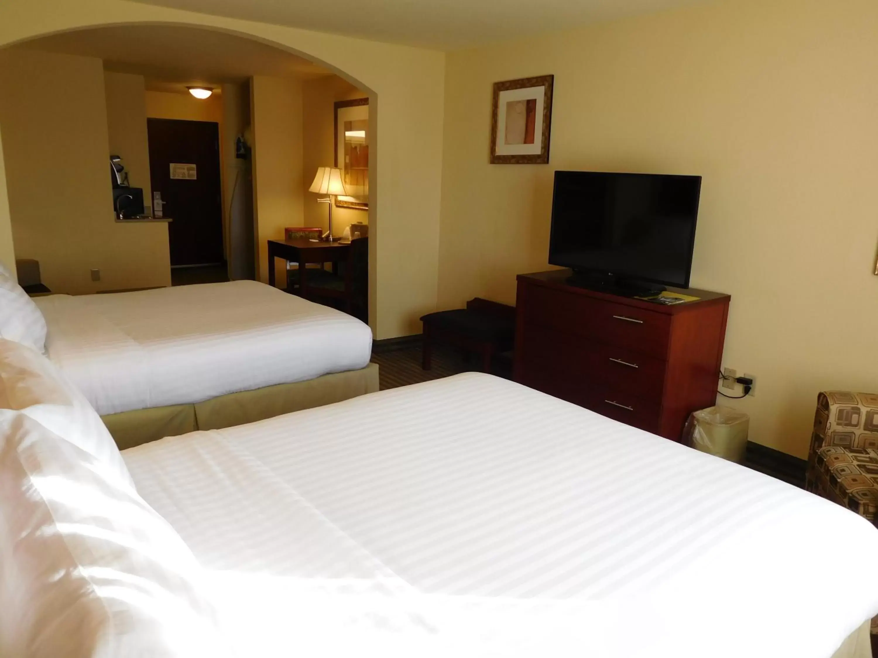 Suite with Two Beds - Non-Smoking in Holiday Inn Express Ponca City by IHG Suite with Two Beds - Non-Smoking in Holiday Inn Express Ponca City by IHG