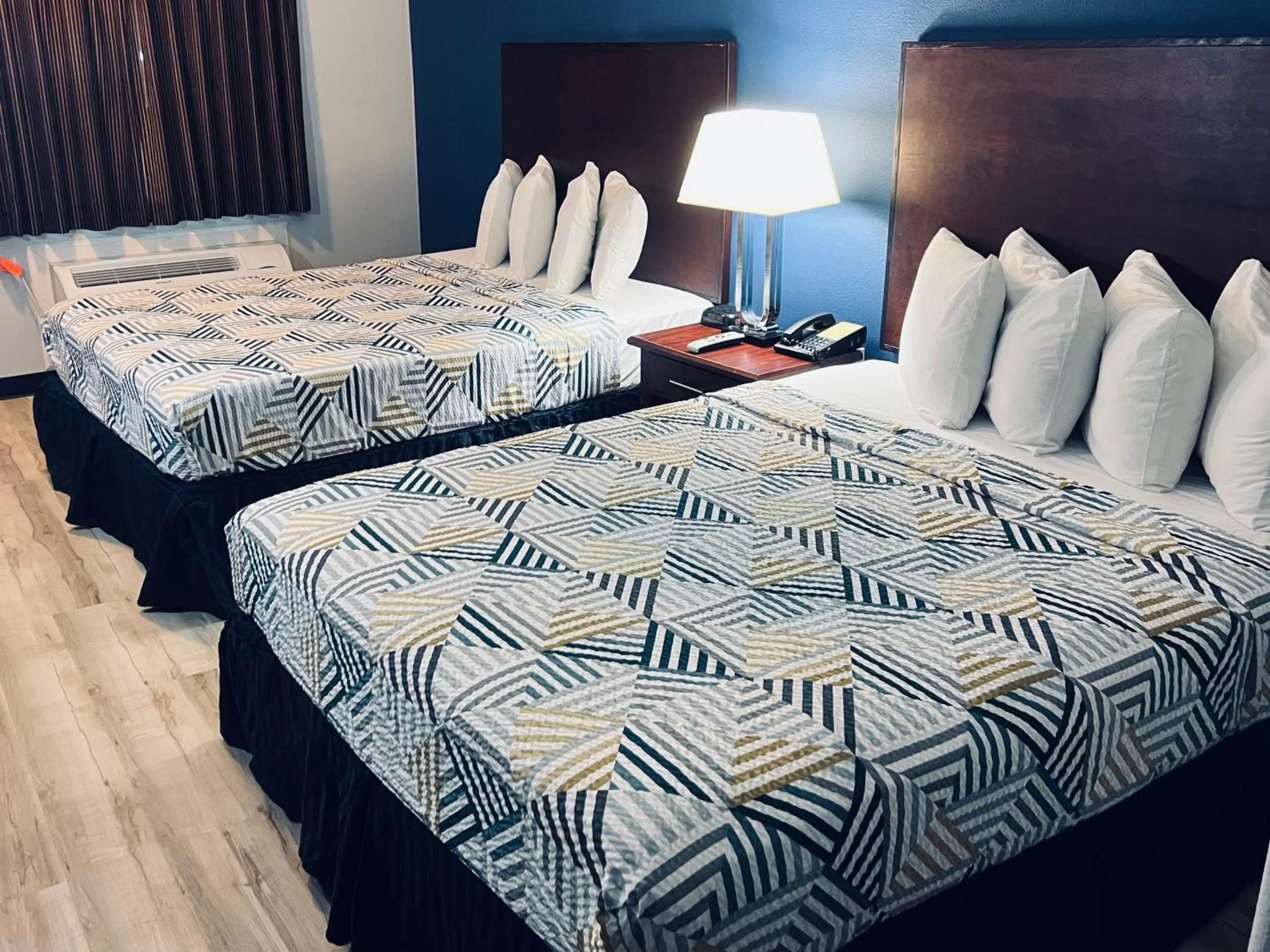 Bedroom, Bed in Baymont by Wyndham Ridgecrest