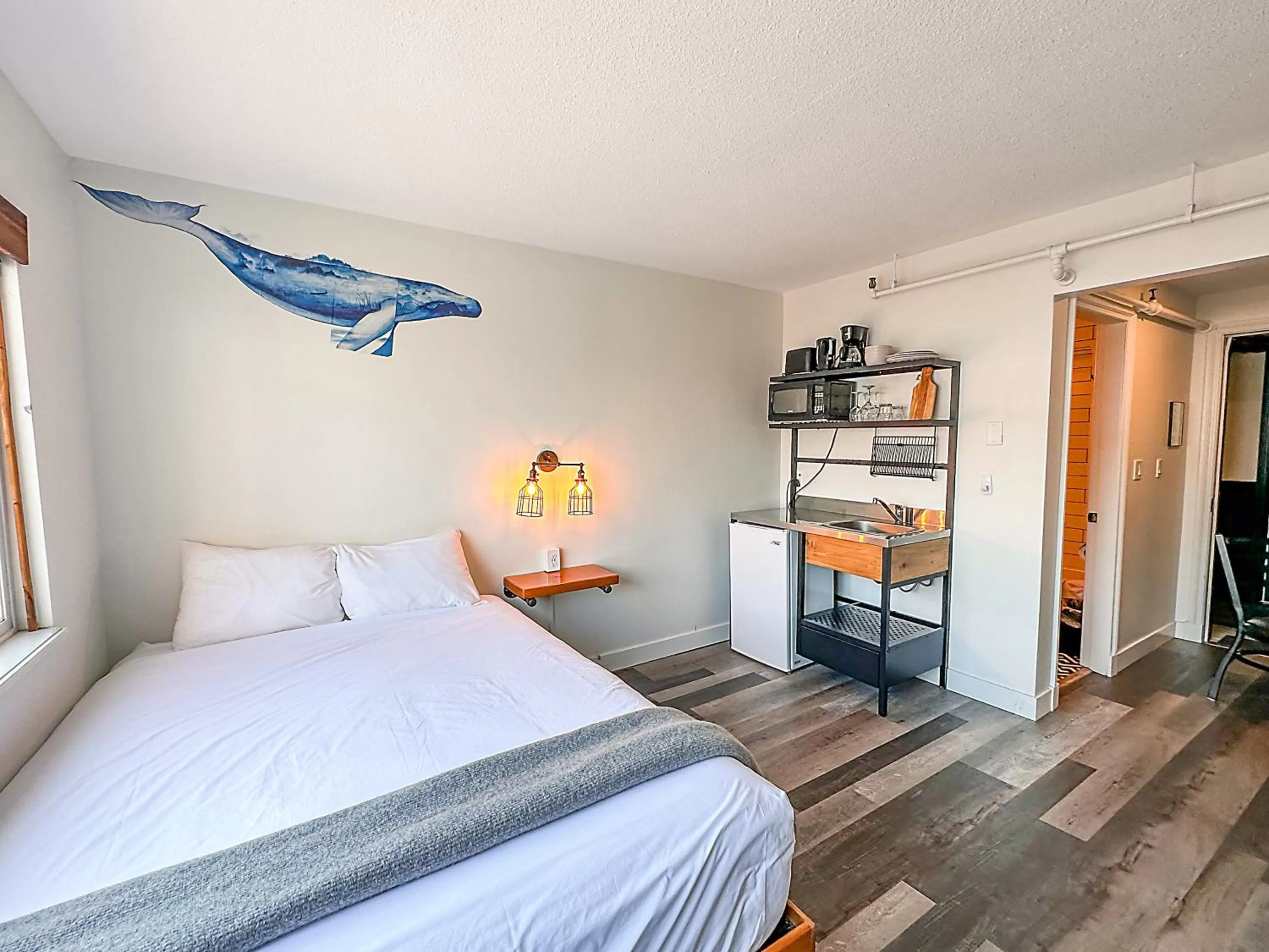 Standard Room, 1 Queen and Kitchenette (Above LOUD Pub) in Crash Hotel Squamish