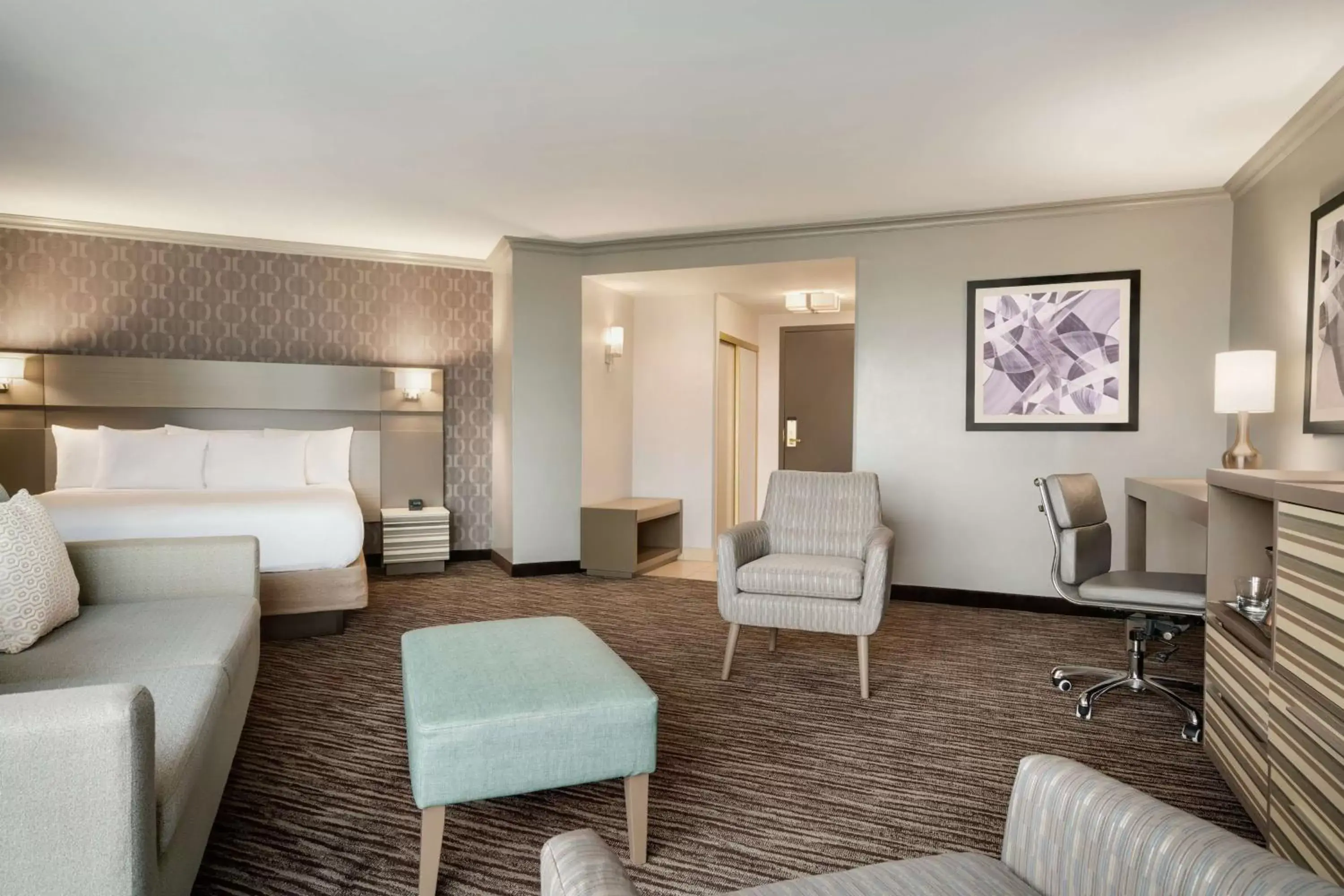 Junior King Suite - Non-Smoking in Hilton Melbourne, FL Junior King Suite - Non-Smoking in Hilton Melbourne, FL