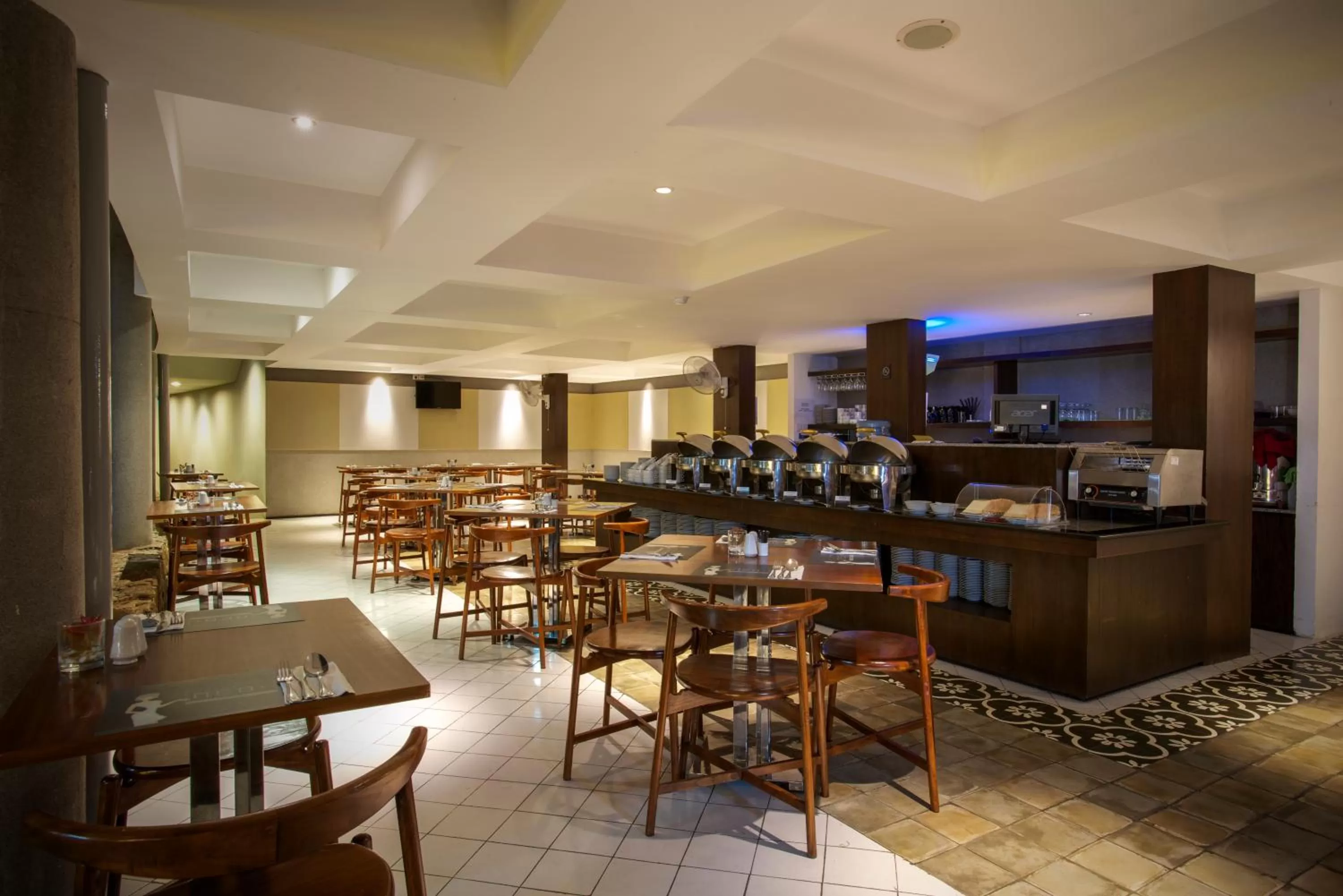 Restaurant/places to eat in Hotel Neo+ Green Savana Sentul City