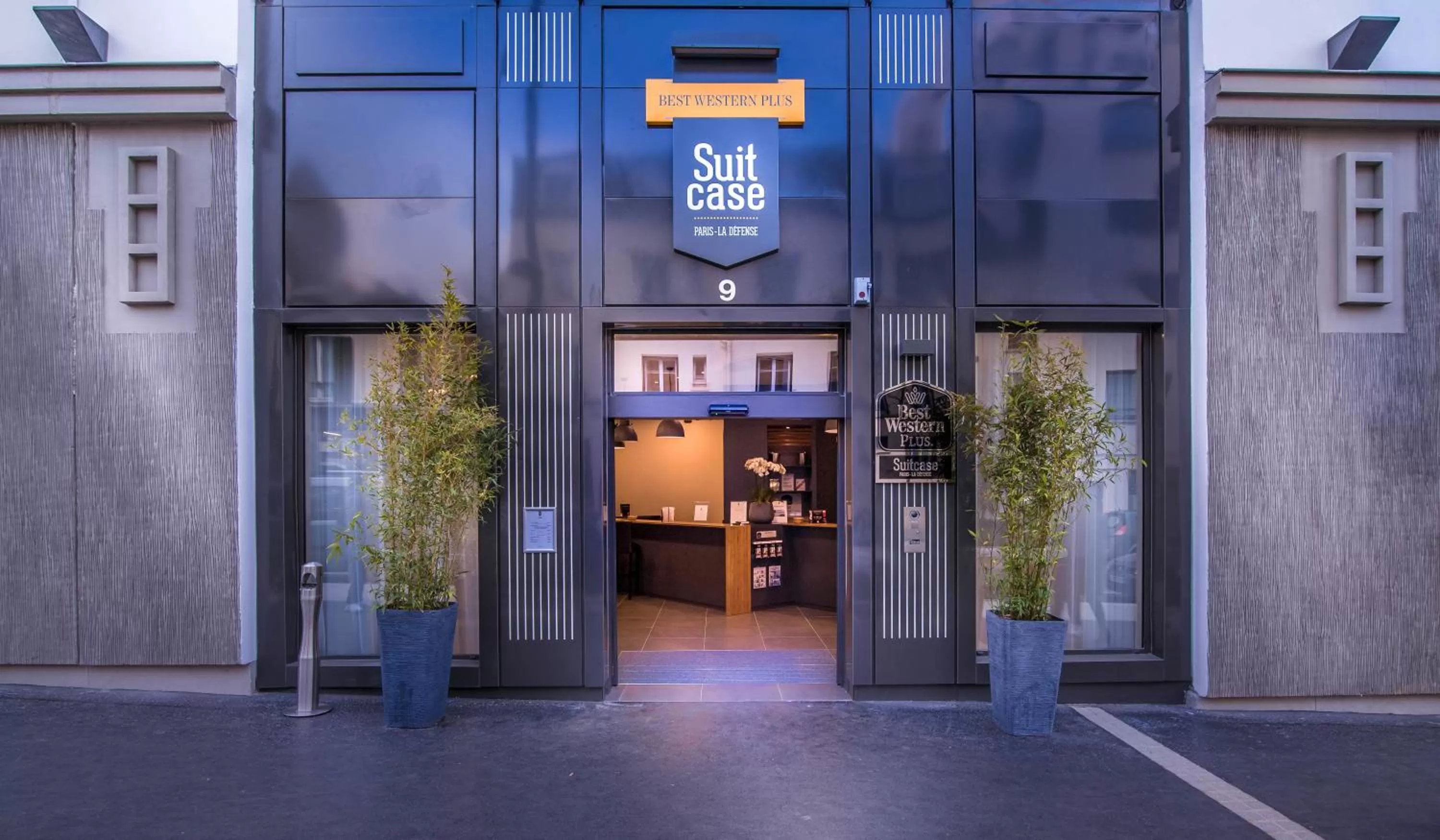 Facade/entrance in Best Western Plus Suitcase Paris La Défense