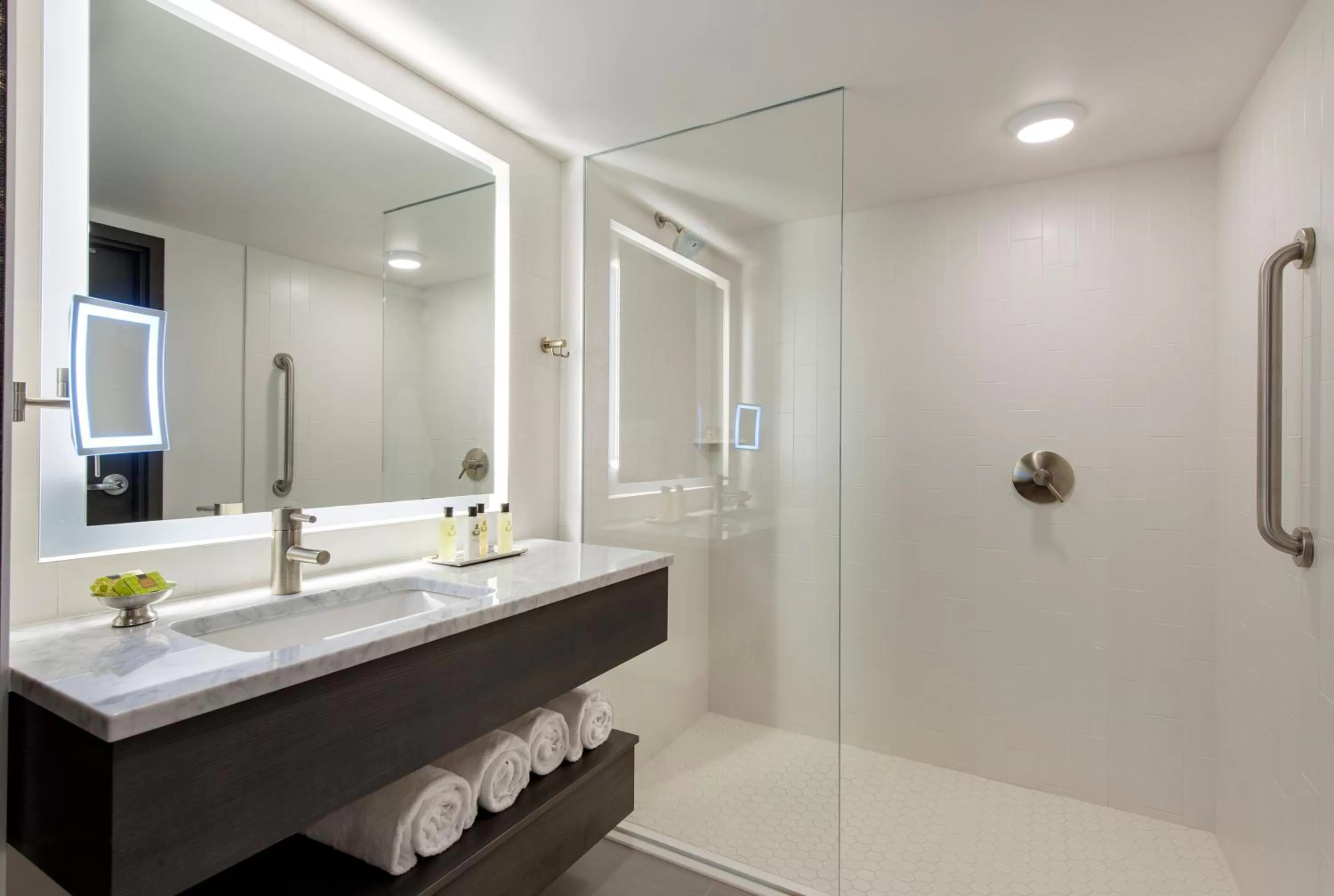 Bathroom in InterContinental St. Paul Riverfront by IHG