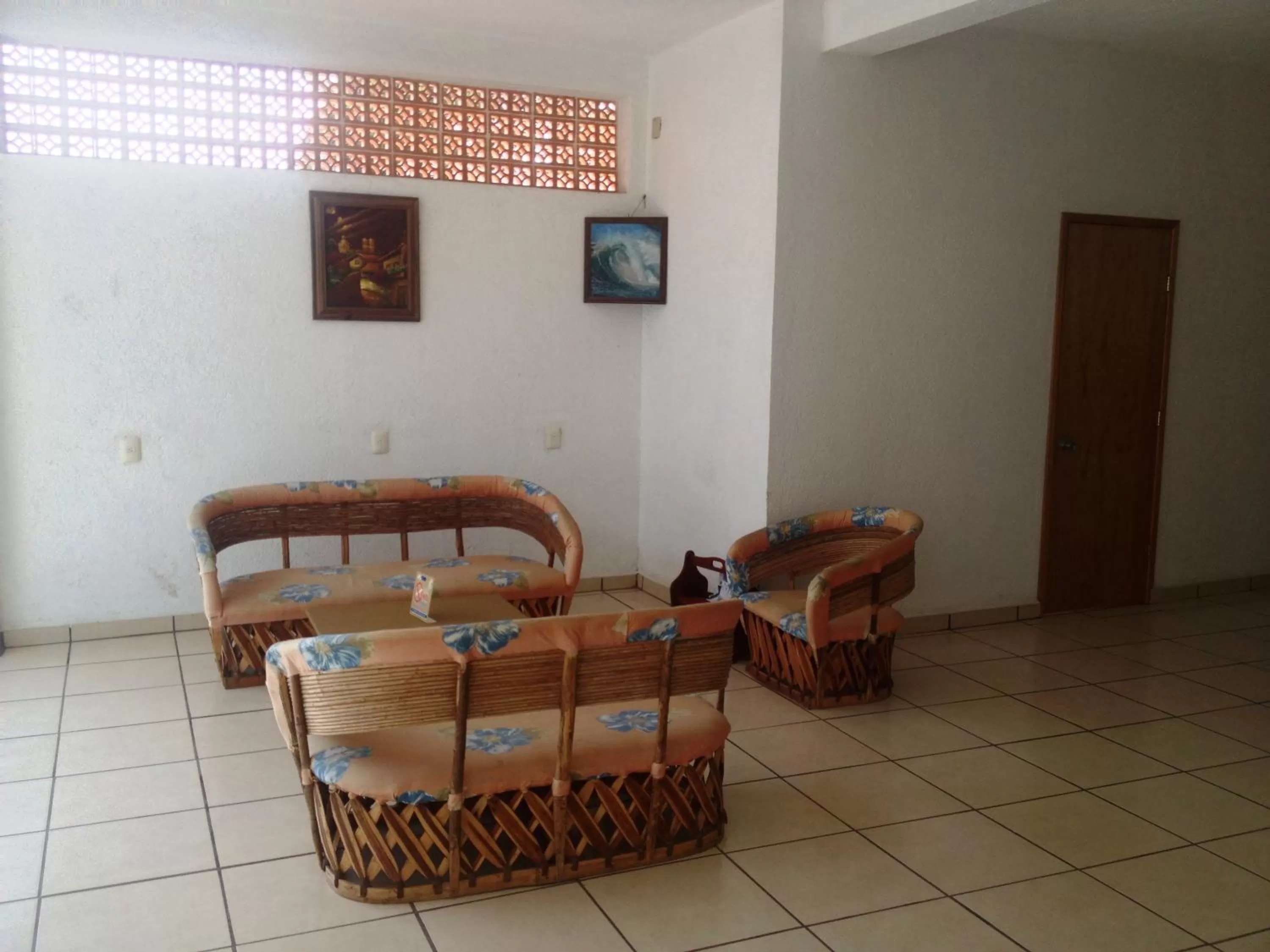 Lounge or bar in Hotel Sarabi