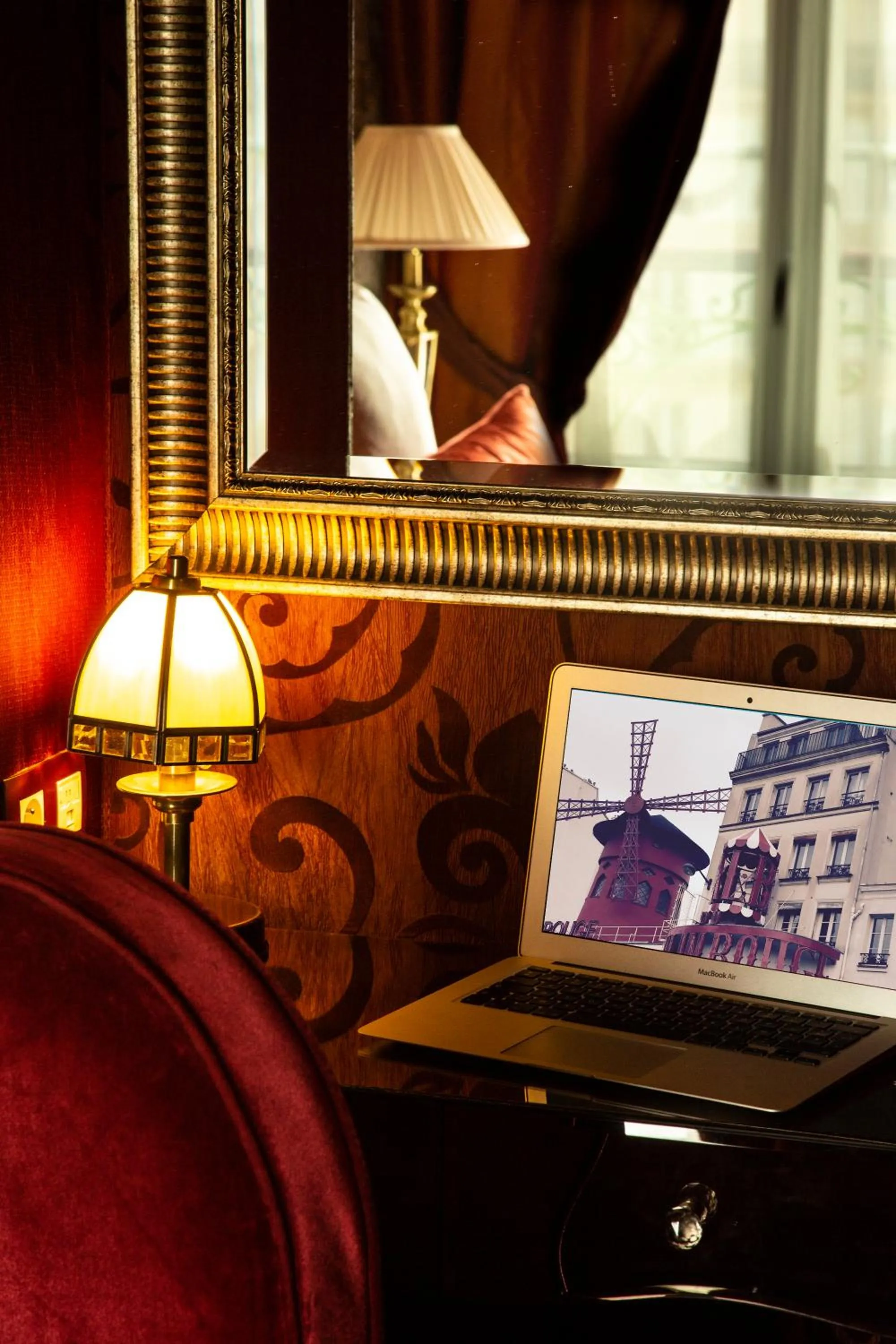 TV and multimedia in Hotel Du Beaumont