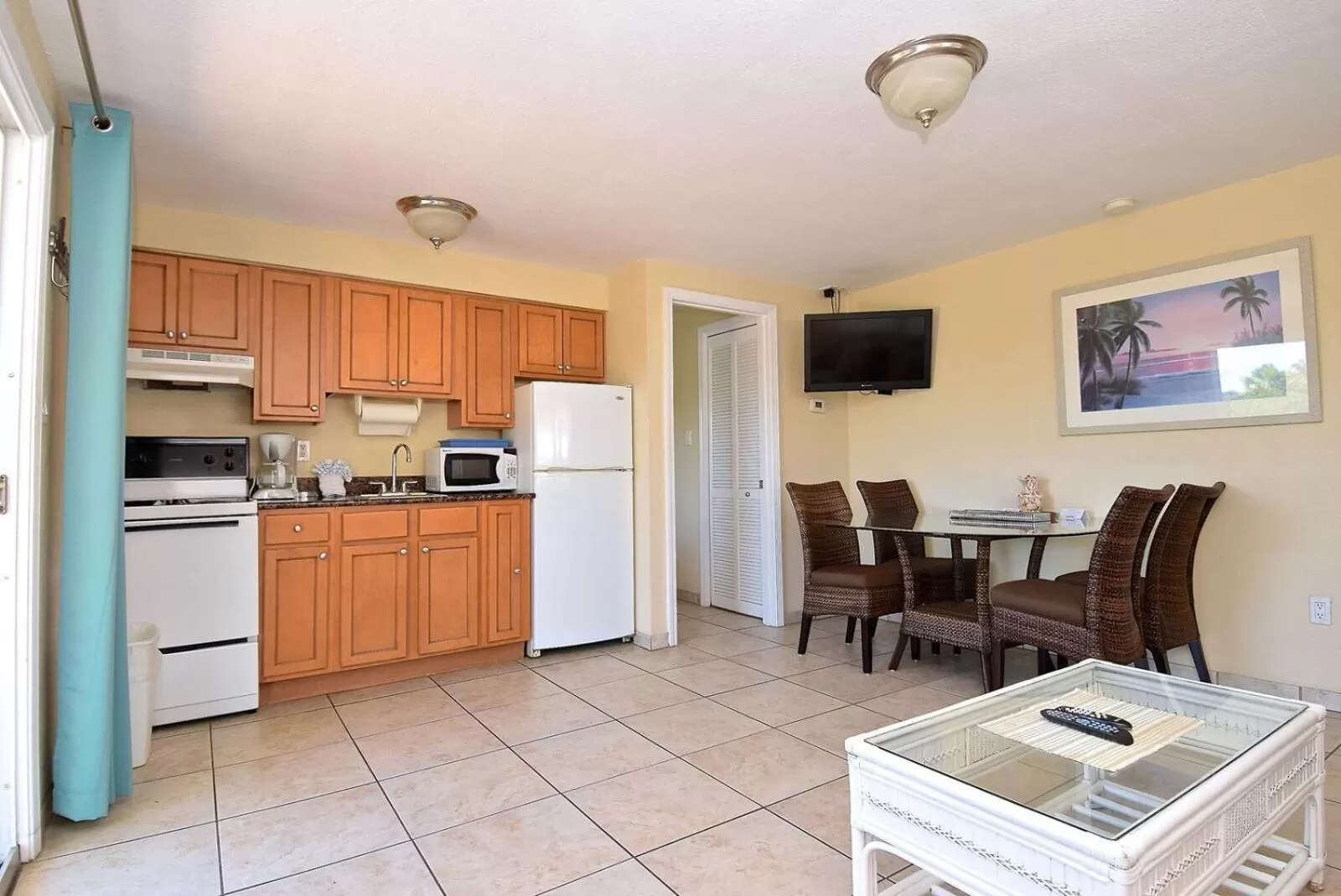 Kitchen or kitchenette in A Beach Retreat on Casey Key