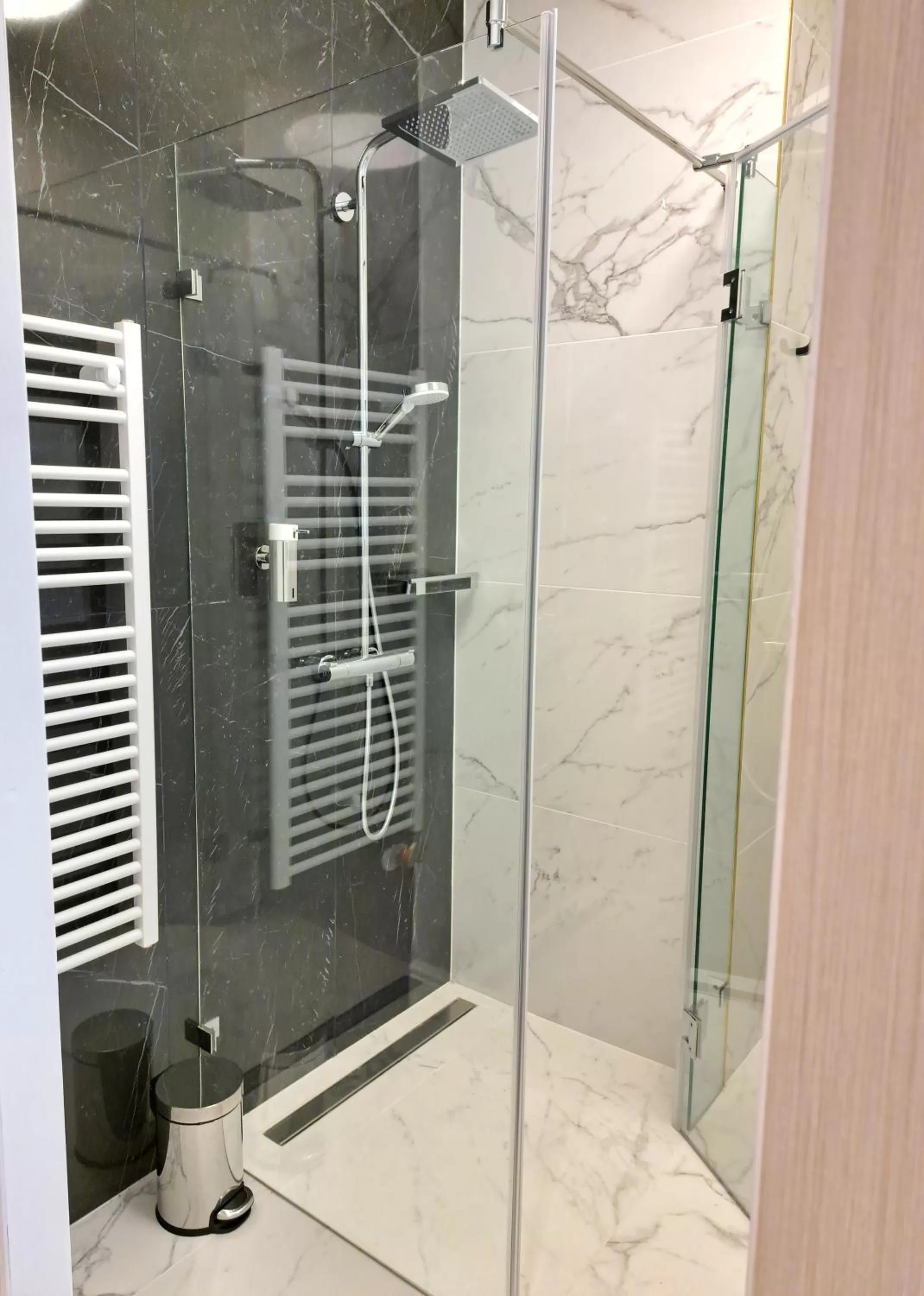 Shower in Hotel Domus Collis