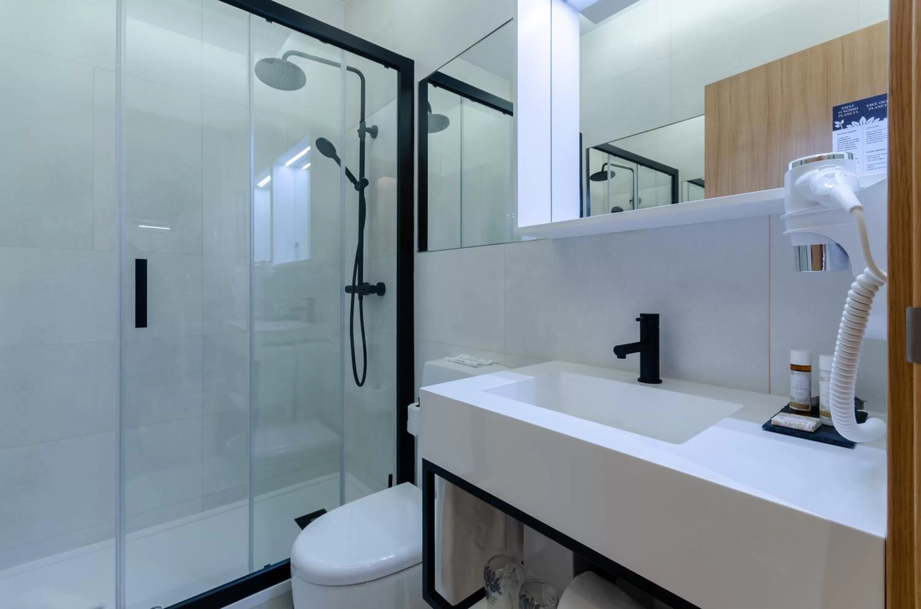 Bathroom in Rossio Plaza Hotel