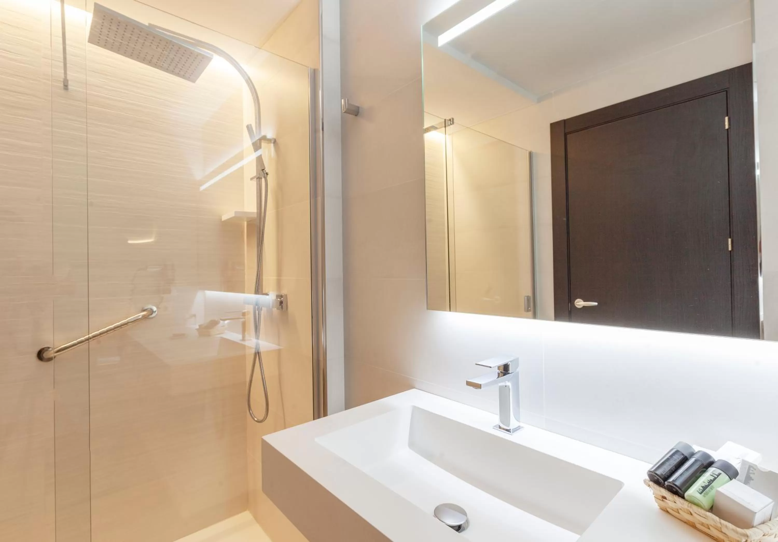 Shower in Hotel Liabeny