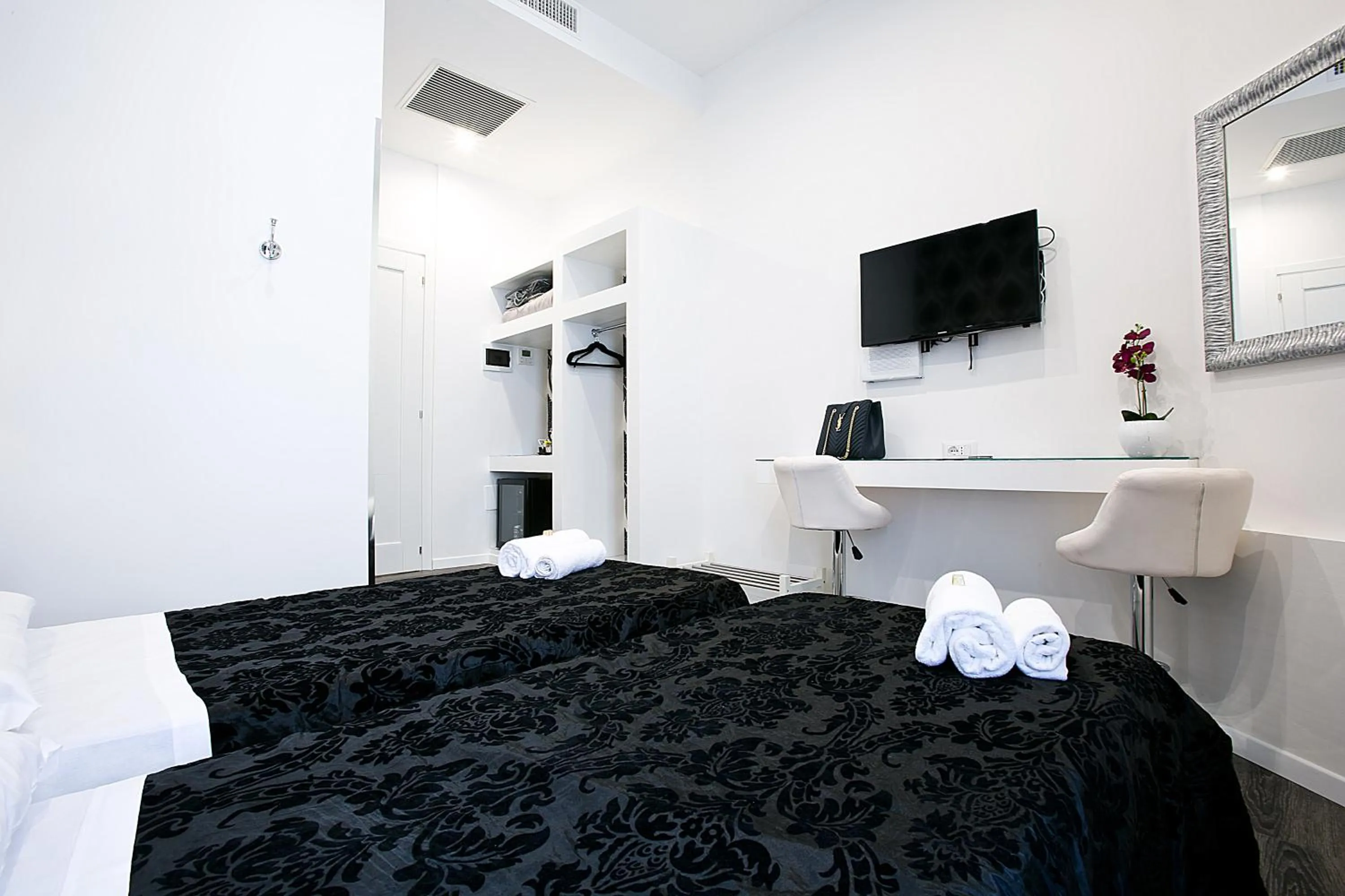 Bed in Rome Key Home