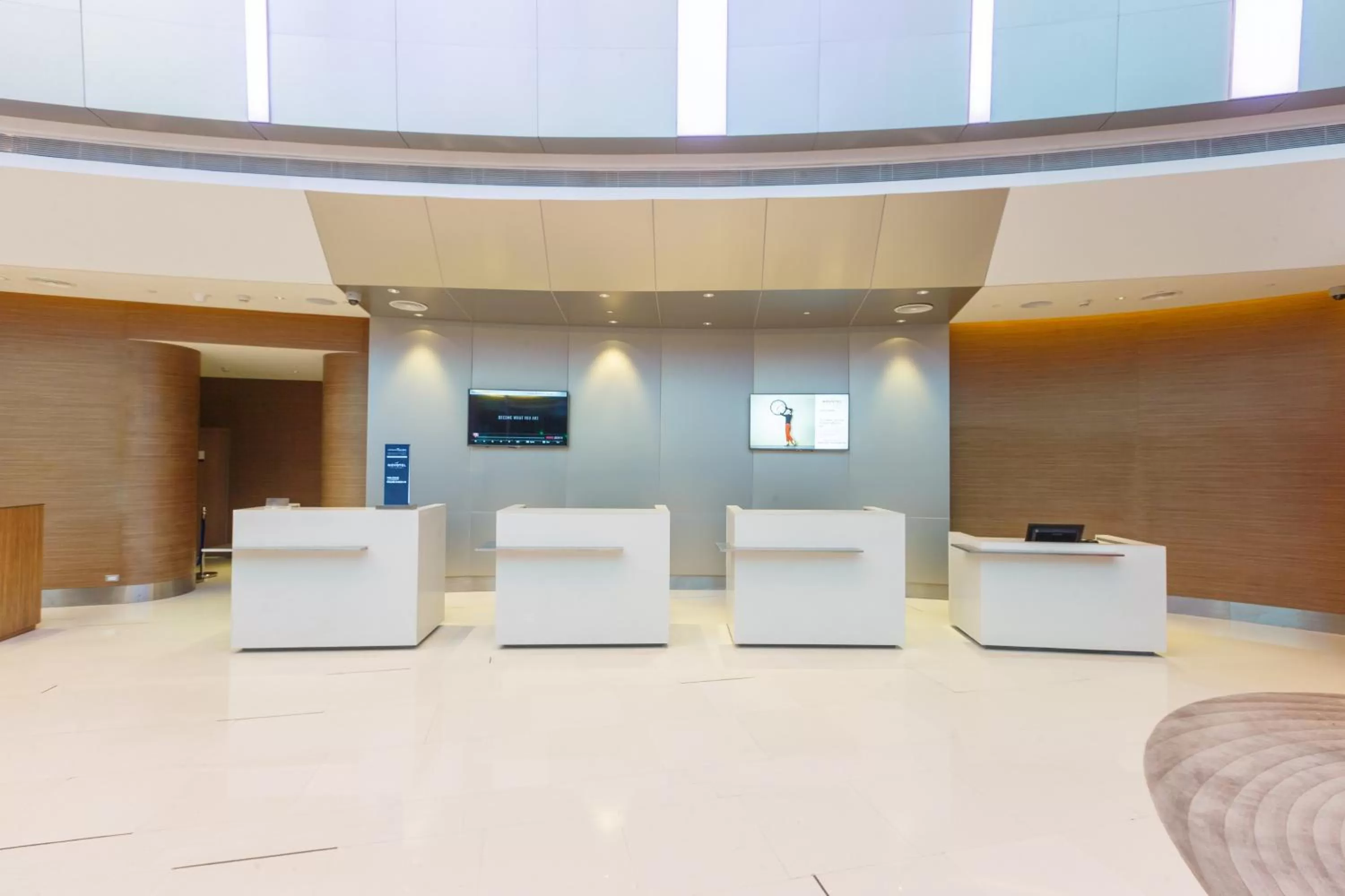 Lobby or reception in Novotel Manila Araneta City Hotel