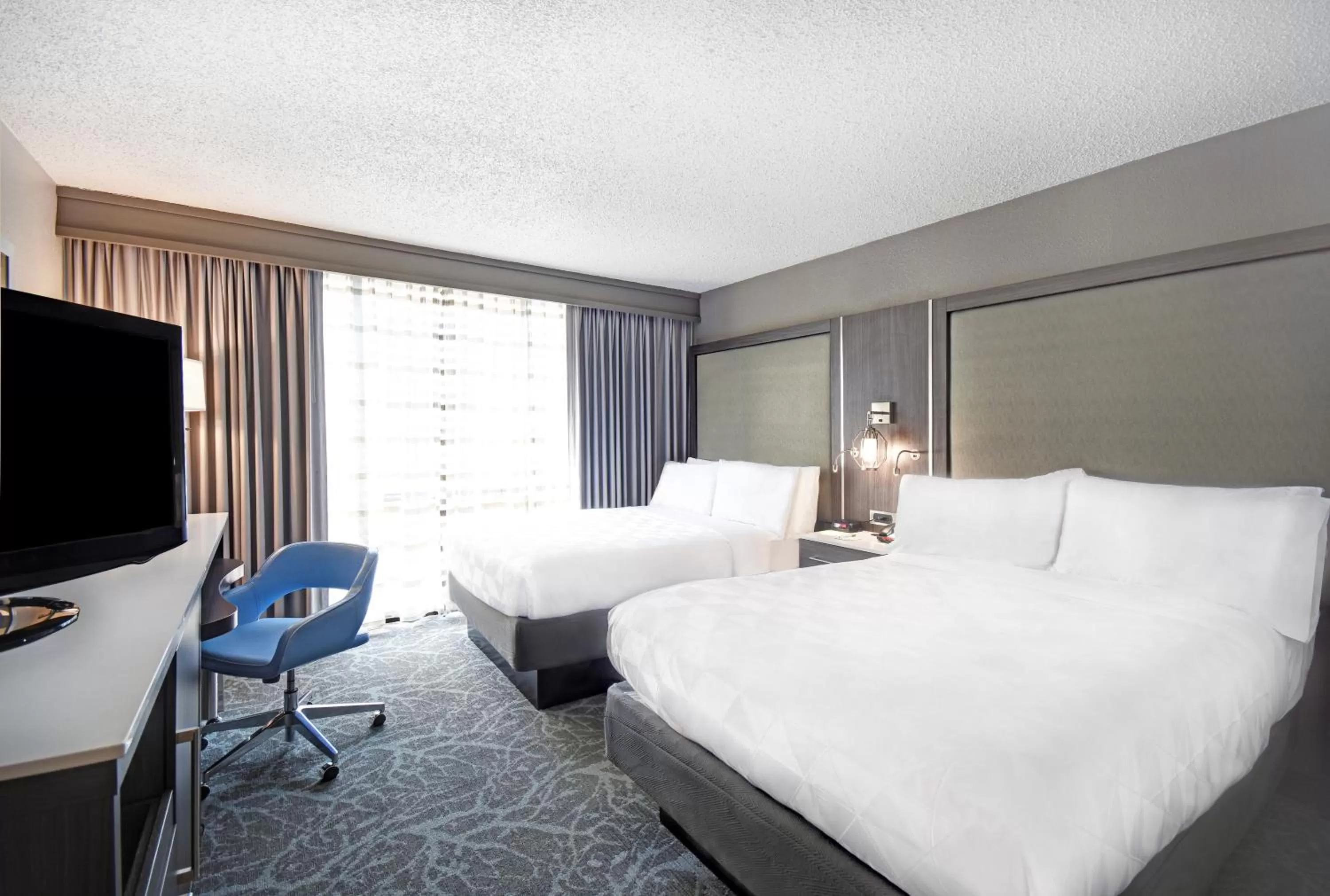 Photo of the whole room, Bed in Holiday Inn - Memphis Downtown - Beale St. by IHG