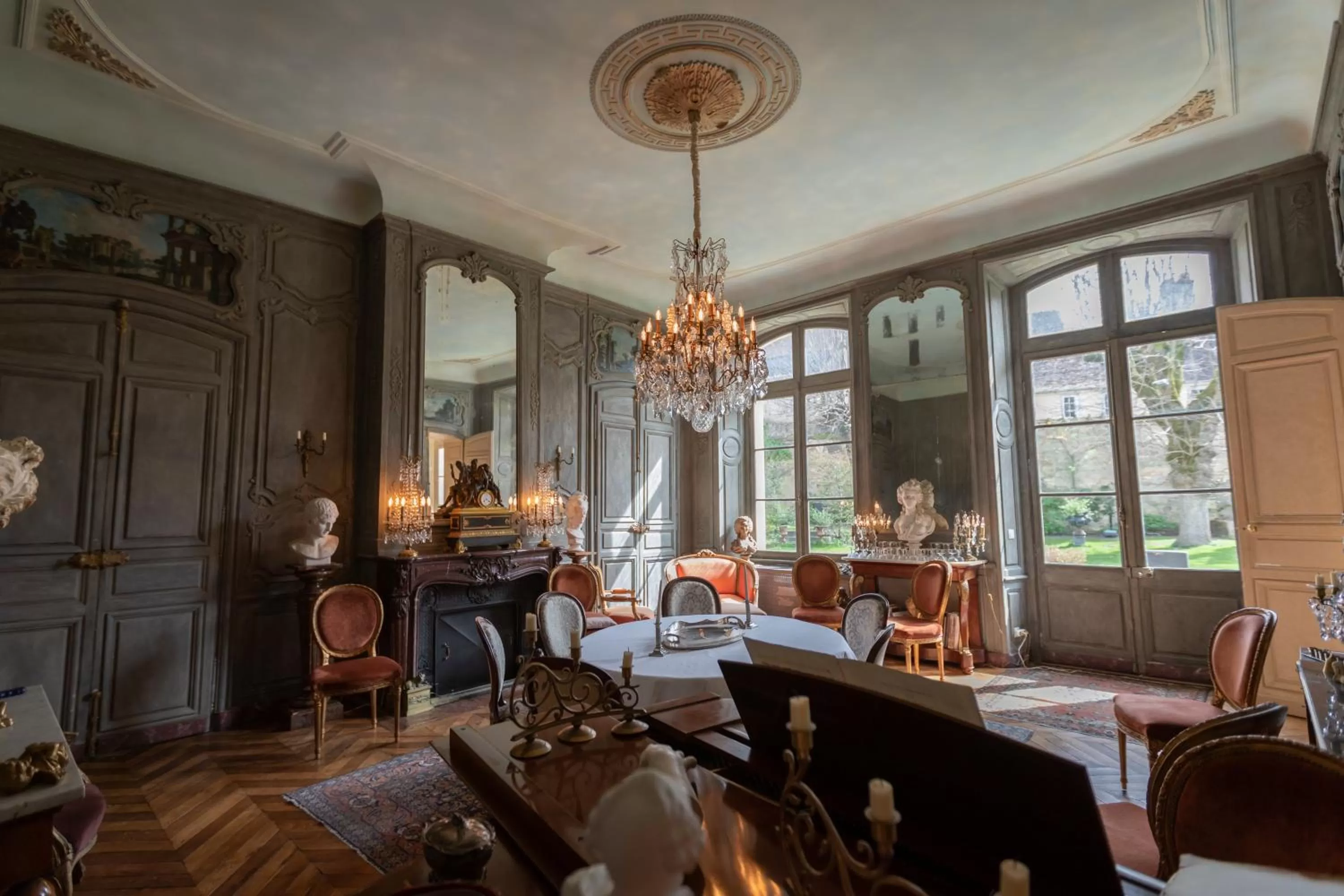 Restaurant/Places to Eat in L'Hotel de Panette, Un exceptionnel château en ville - Chambres historiques, parking - Petit Déjeuner offert