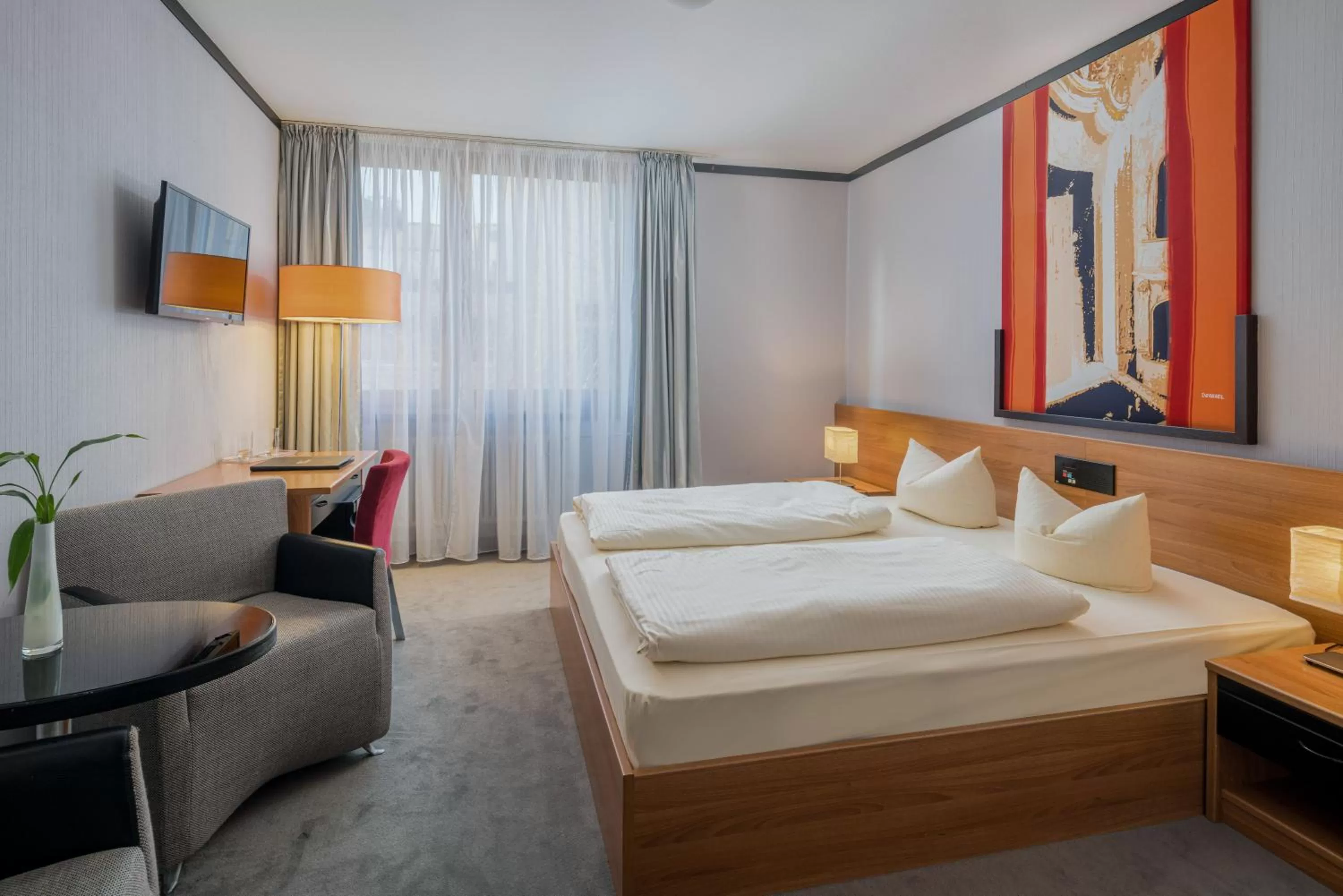 Photo of the whole room, Bed in Hotel Fidelio