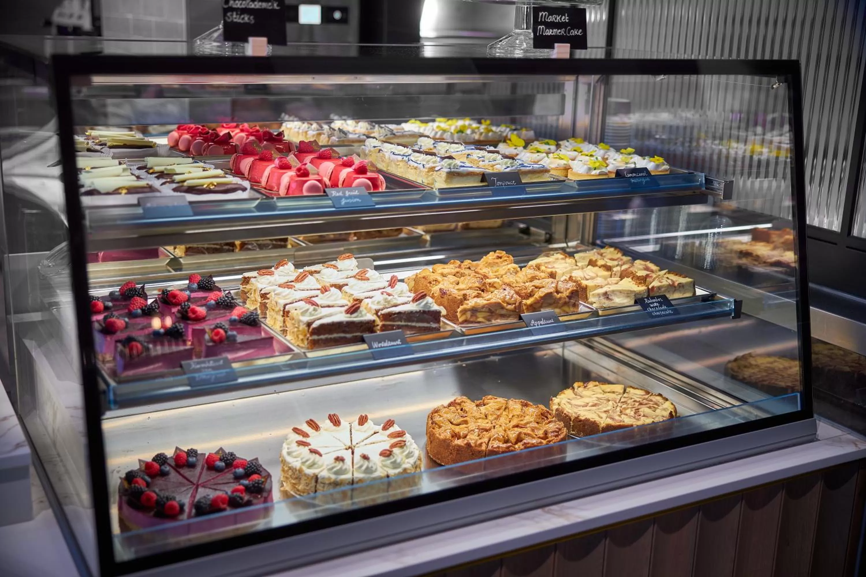 Restaurant/places to eat in The Market Hotel