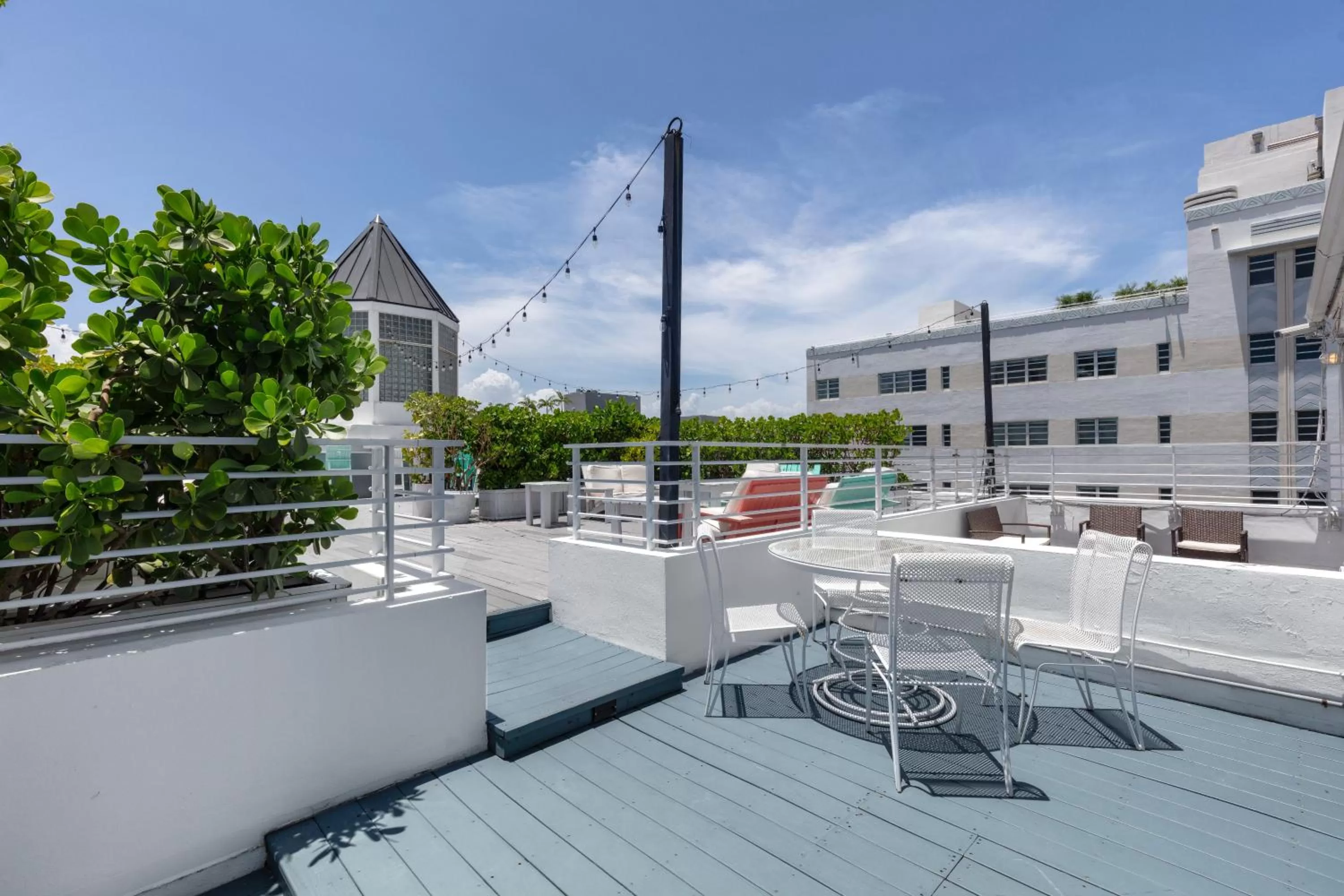 Balcony/Terrace in Townhouse by Luxurban