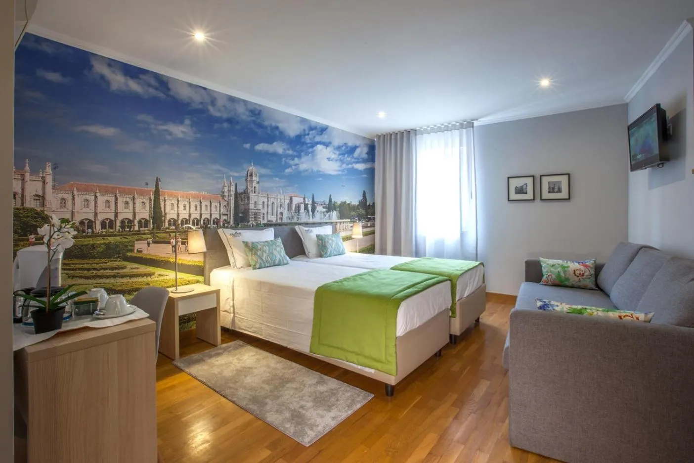 Bed in Famous Crows Lisbon Suites