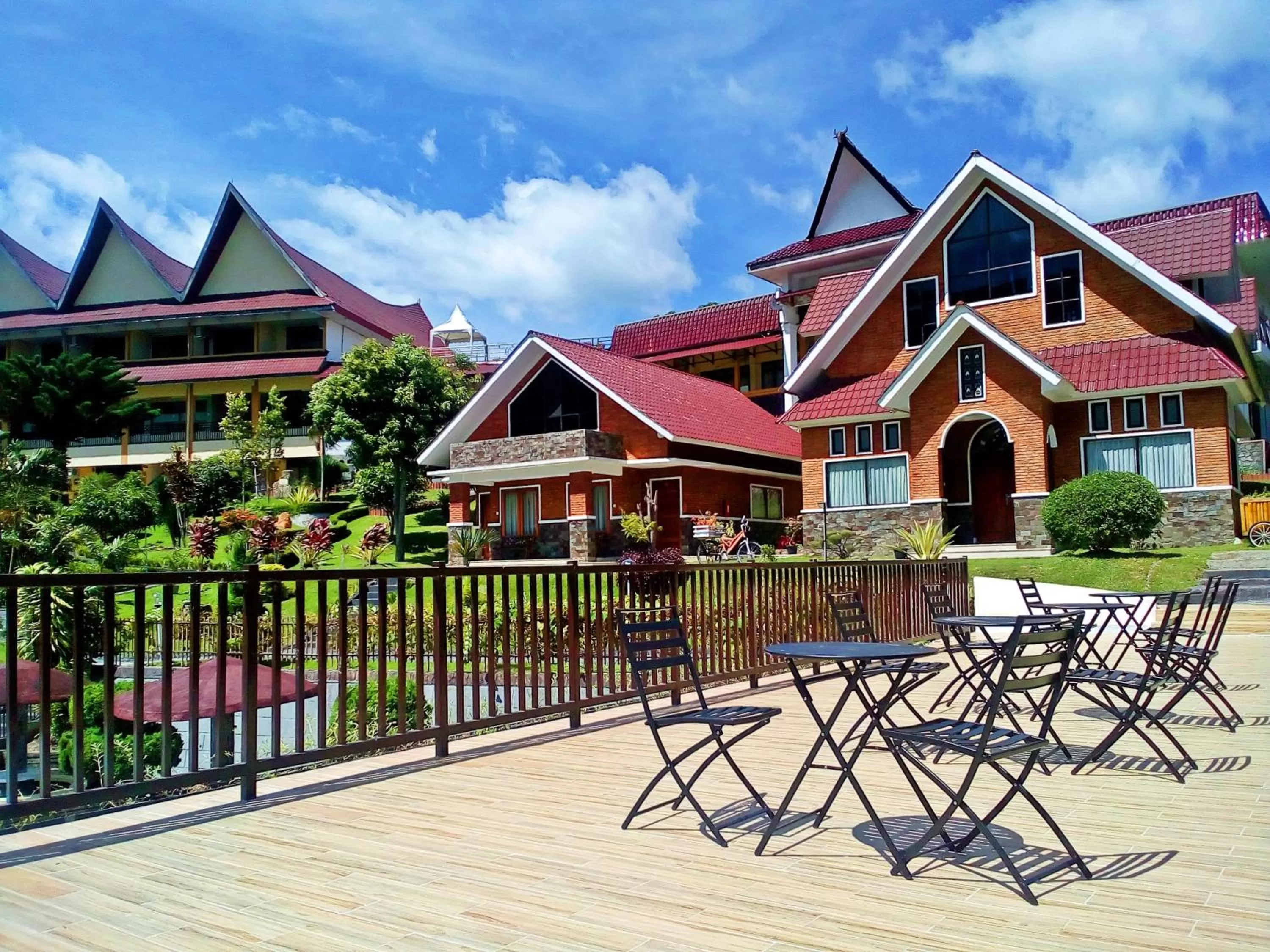 Property building in Khas Parapat