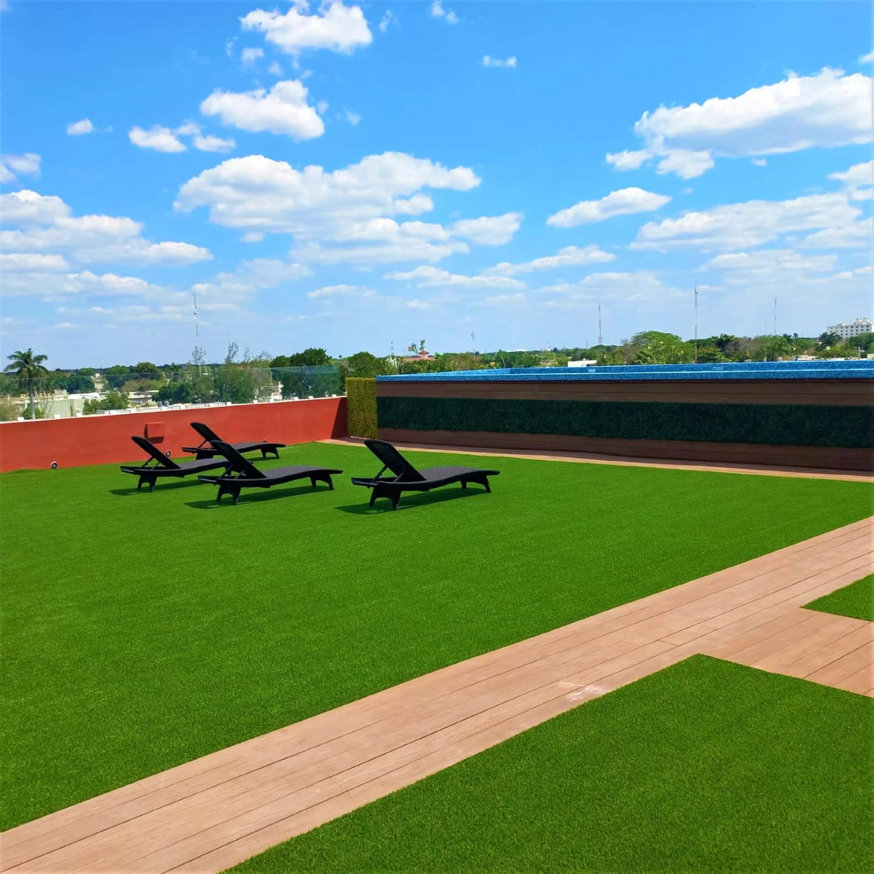 Swimming pool in Hotel Kavia Premium - Paseo Montejo