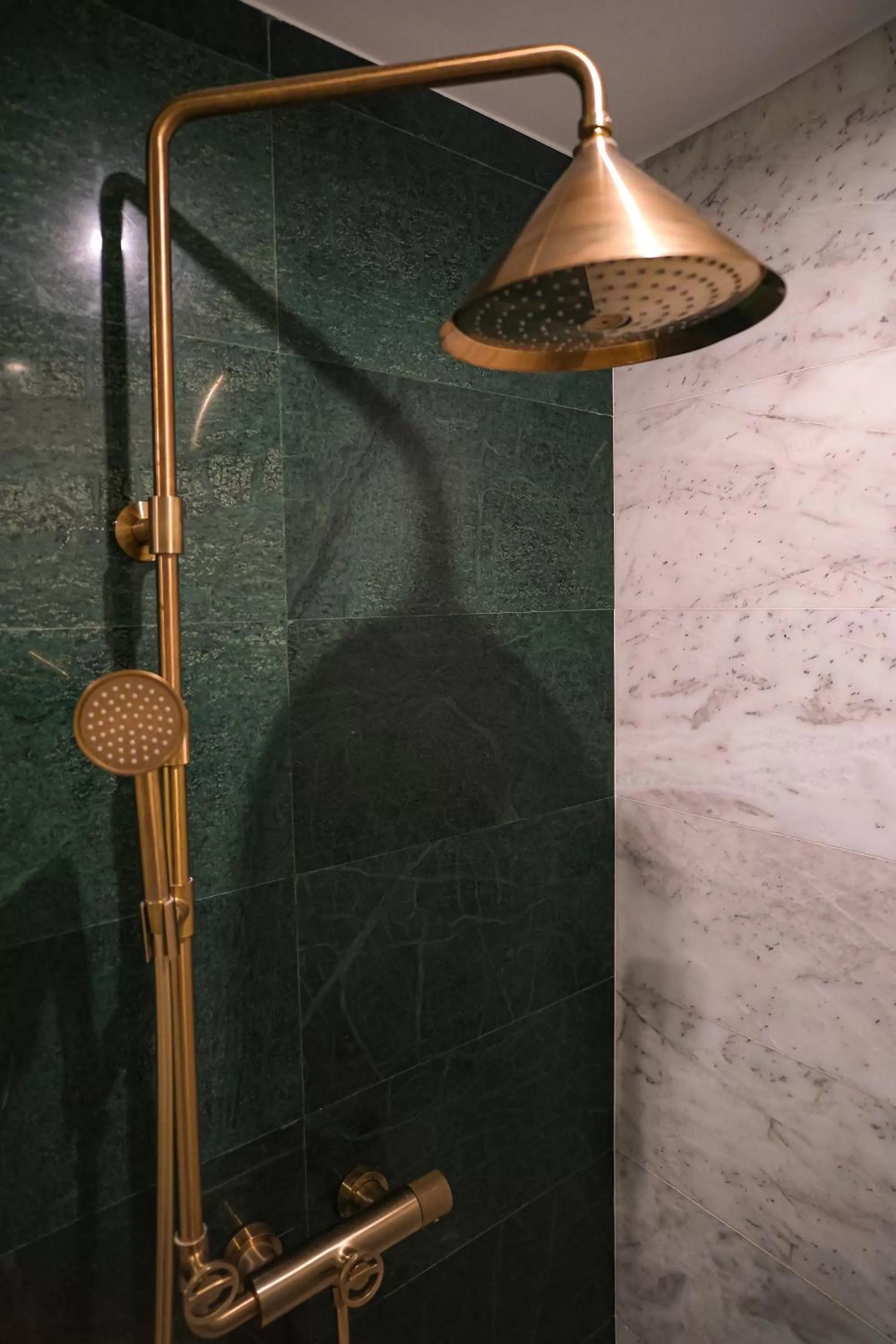 Shower in Pera Rasso Hotel