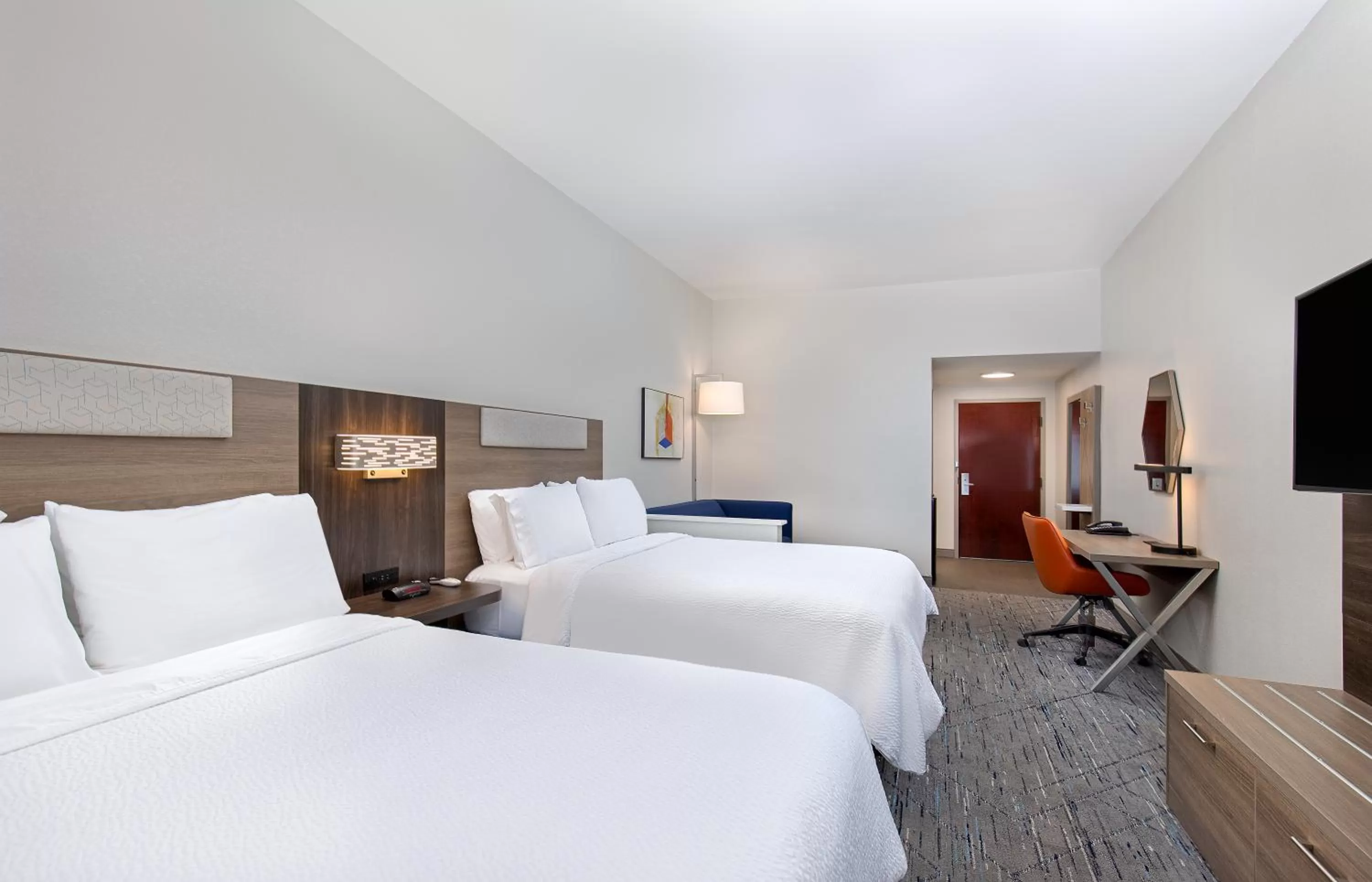 Photo of the whole room, Bed in Holiday Inn Express Savannah South I-95 Richmond Hill by IHG