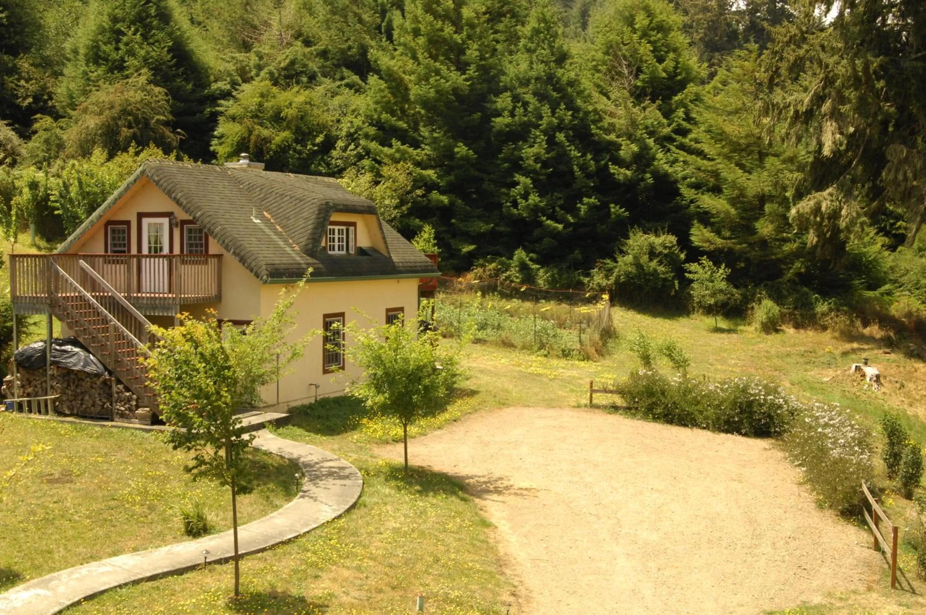 Facade/entrance in Ye Olde Danish Inn