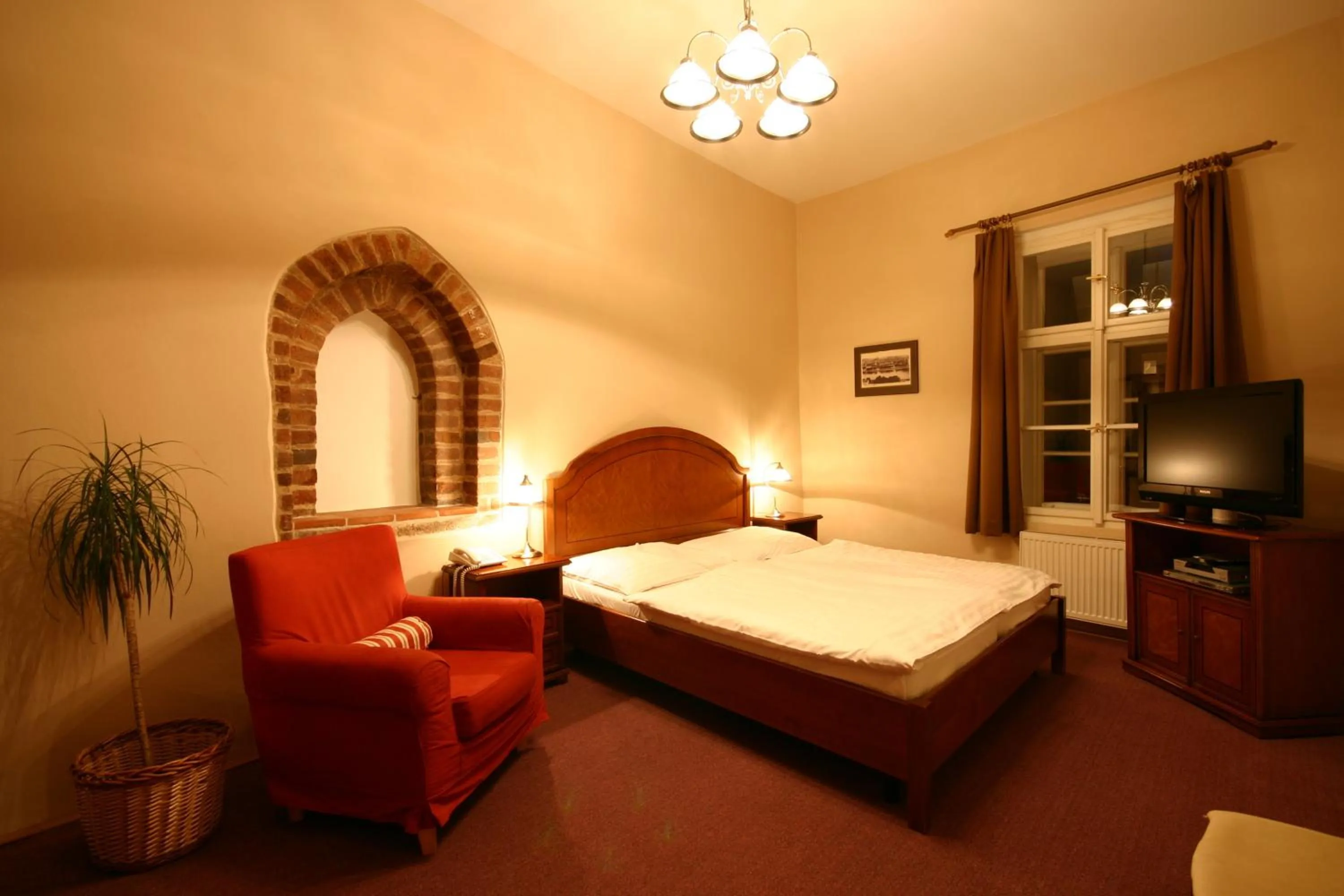 Photo of the whole room, Bed in U Tří Bubnů