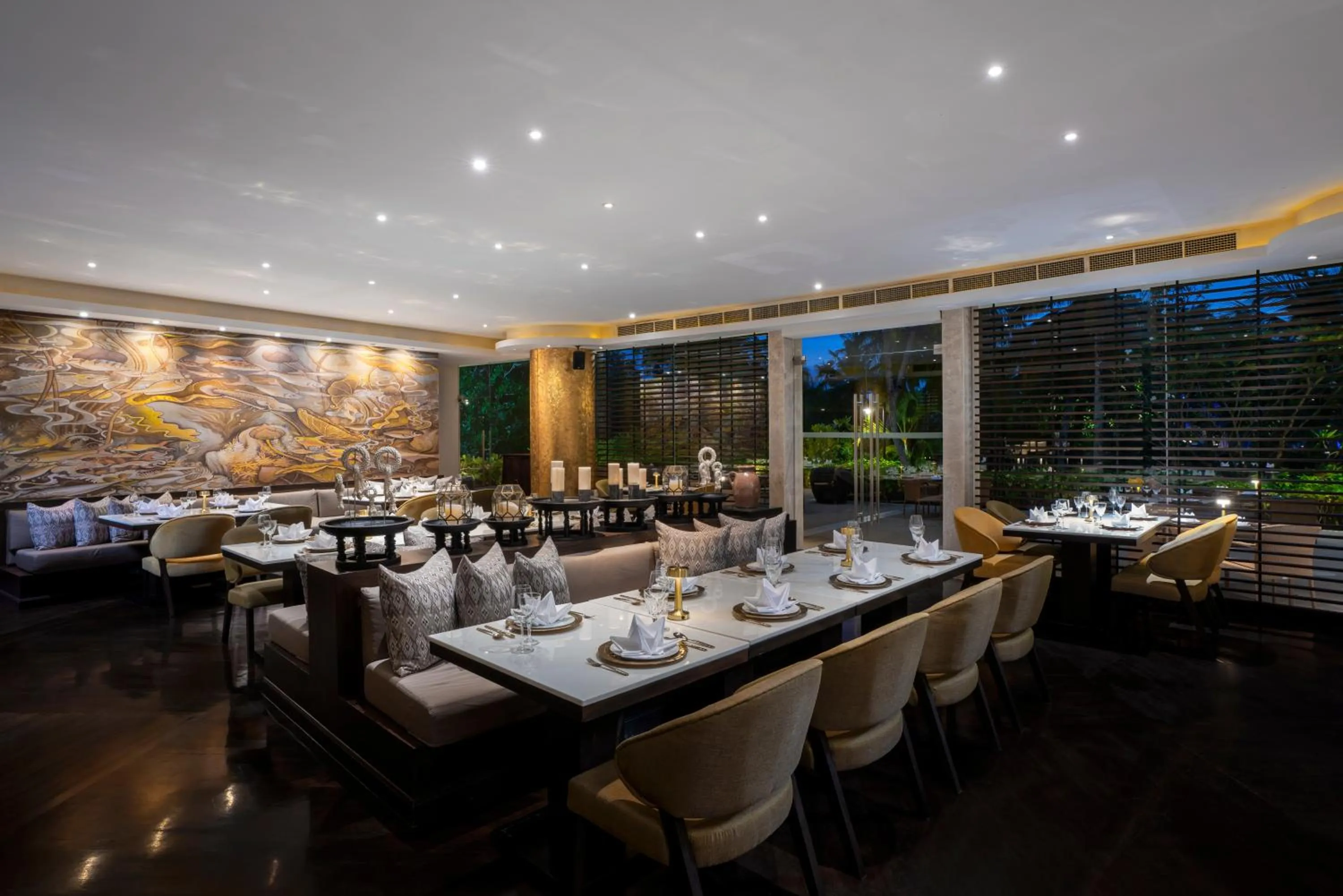 Restaurant/places to eat in Pullman Phuket Karon Beach Resort