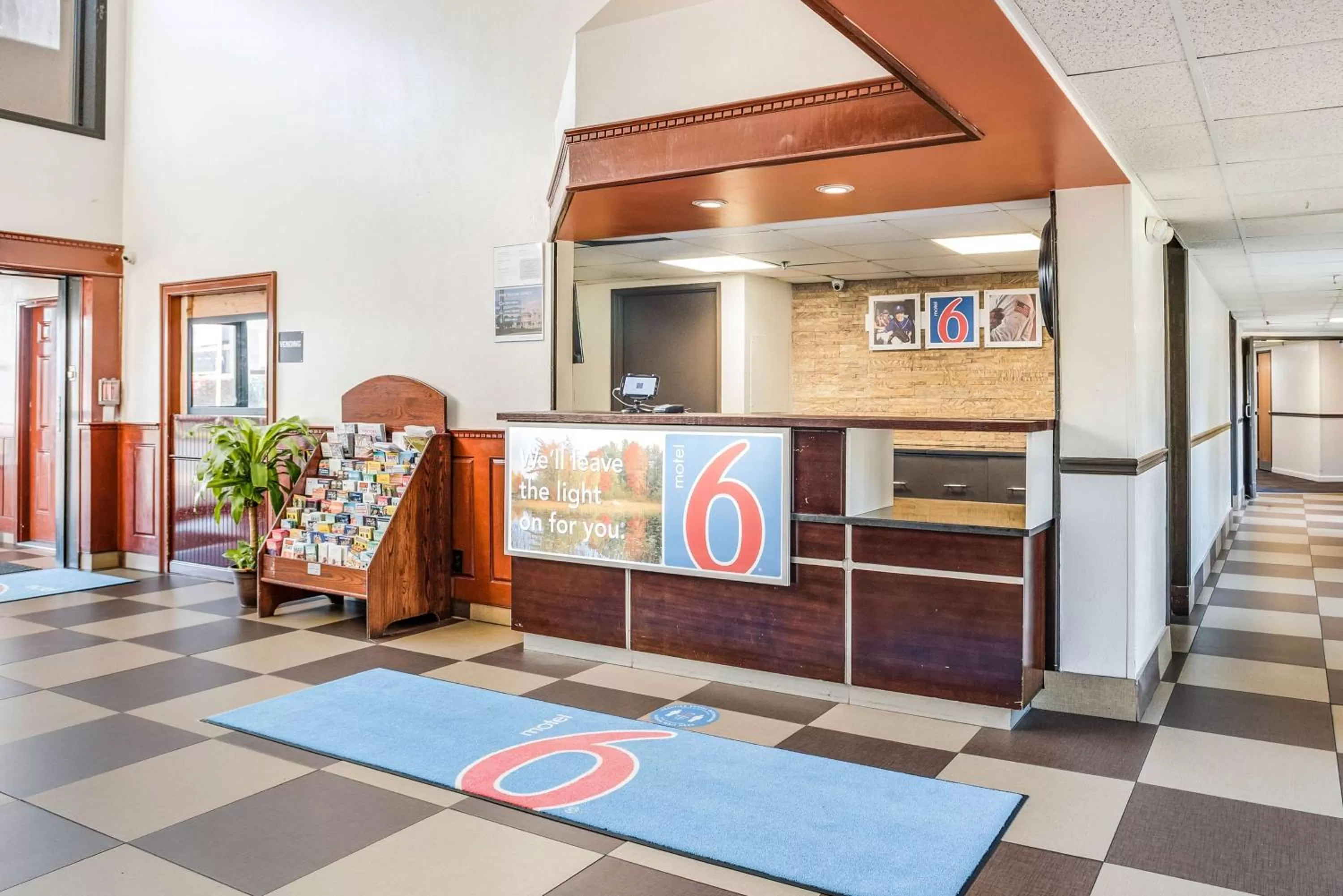 Lobby or reception in Motel 6-Levittown, PA - Bensalem