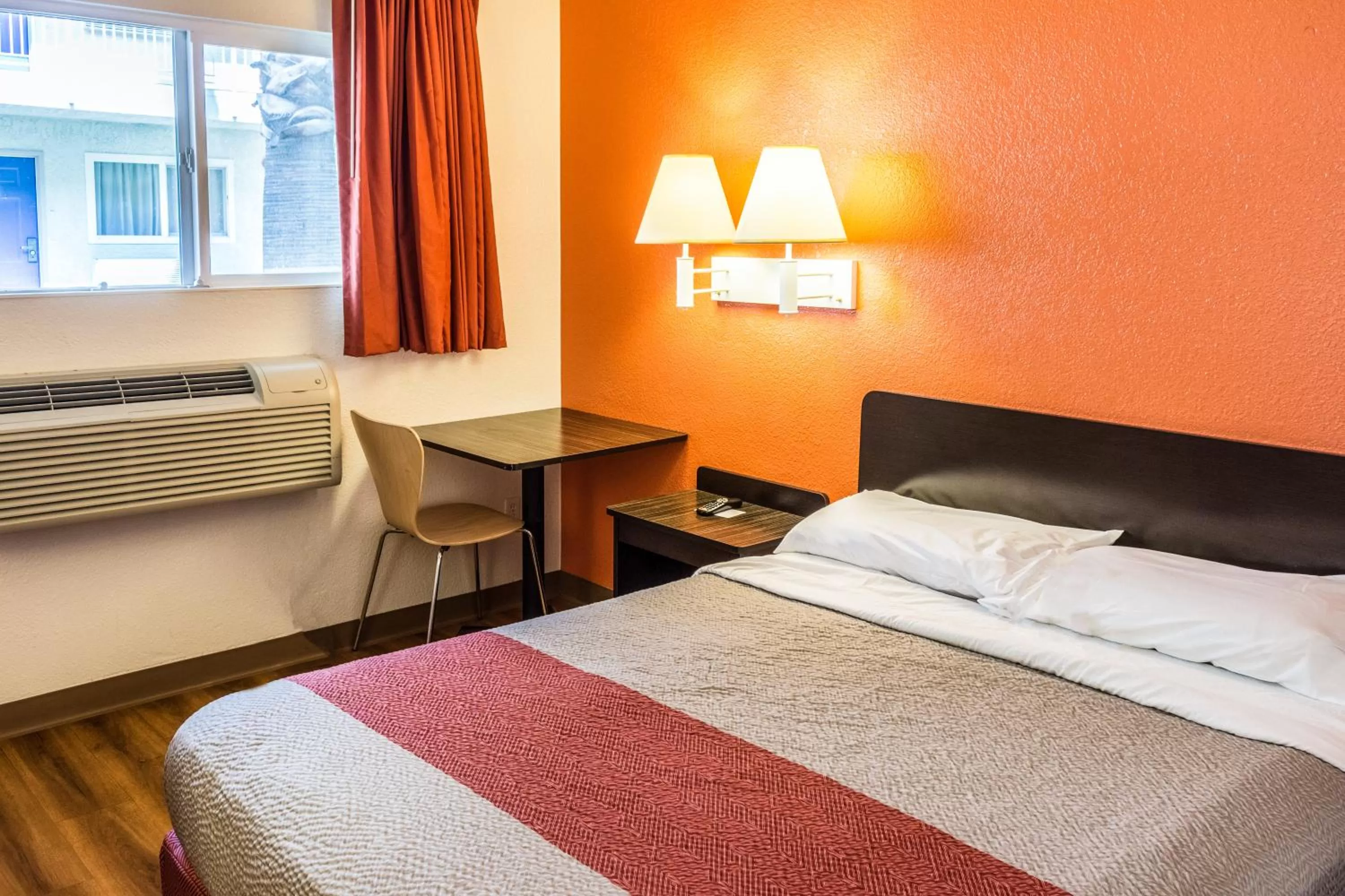 Bedroom, Bed in Motel 6-Bakersfield, CA - East