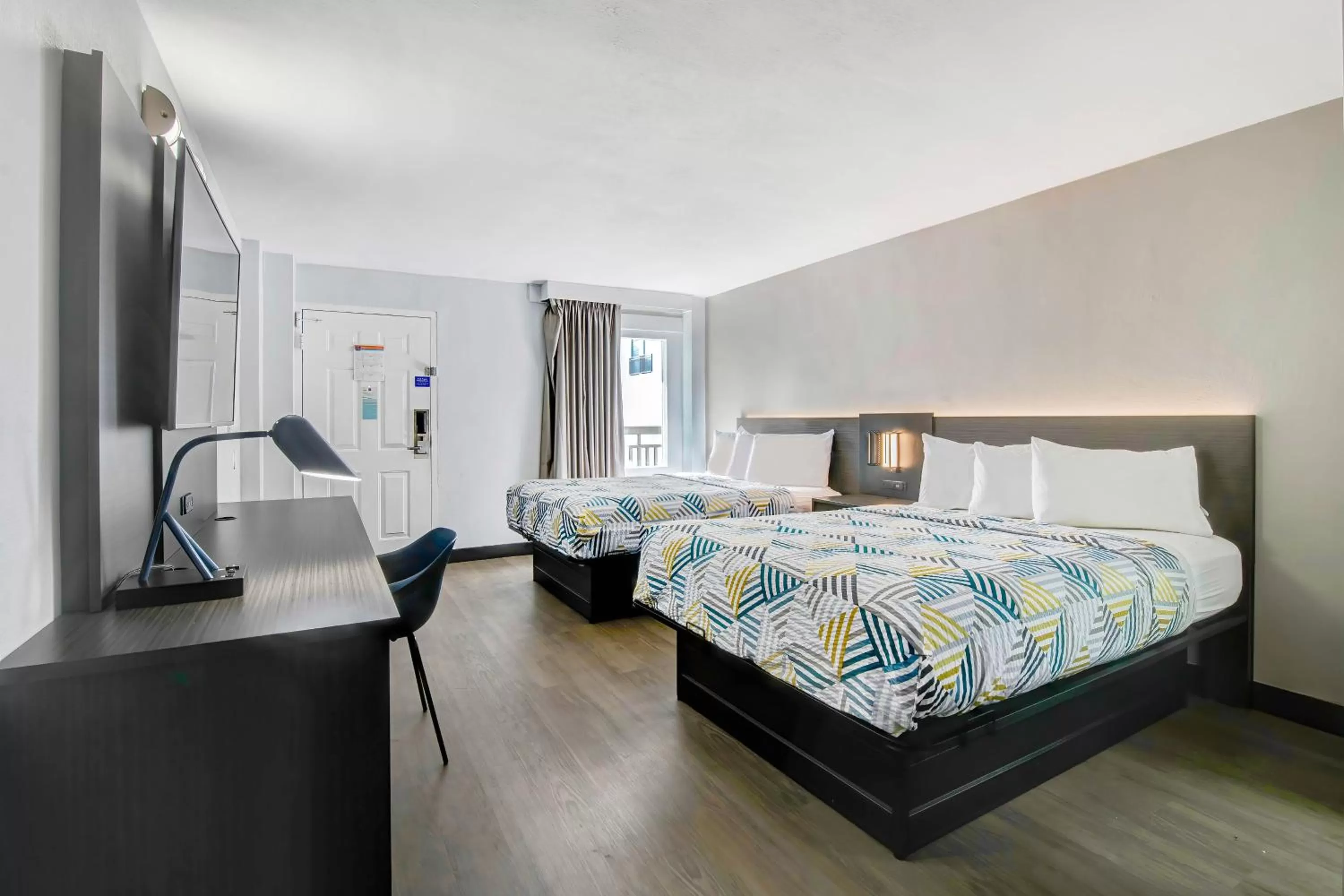 Bedroom, Bed in Motel 6 Atlanta, Ga - Midtown