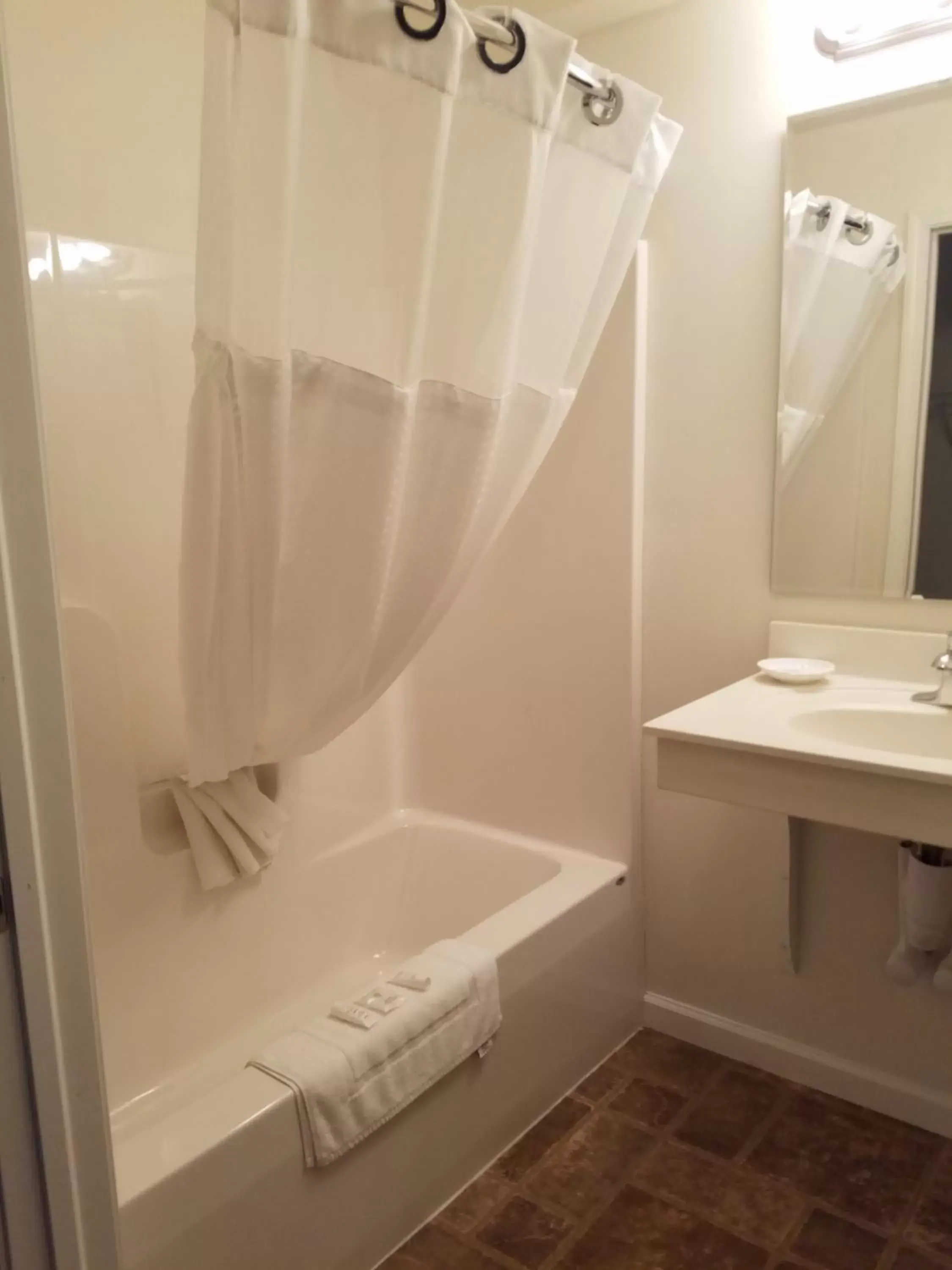 Double Room with Two Double Beds - Non-Smoking in Ramada by Wyndham Williston Double Room with Two Double Beds - Non-Smoking in Ramada by Wyndham Williston