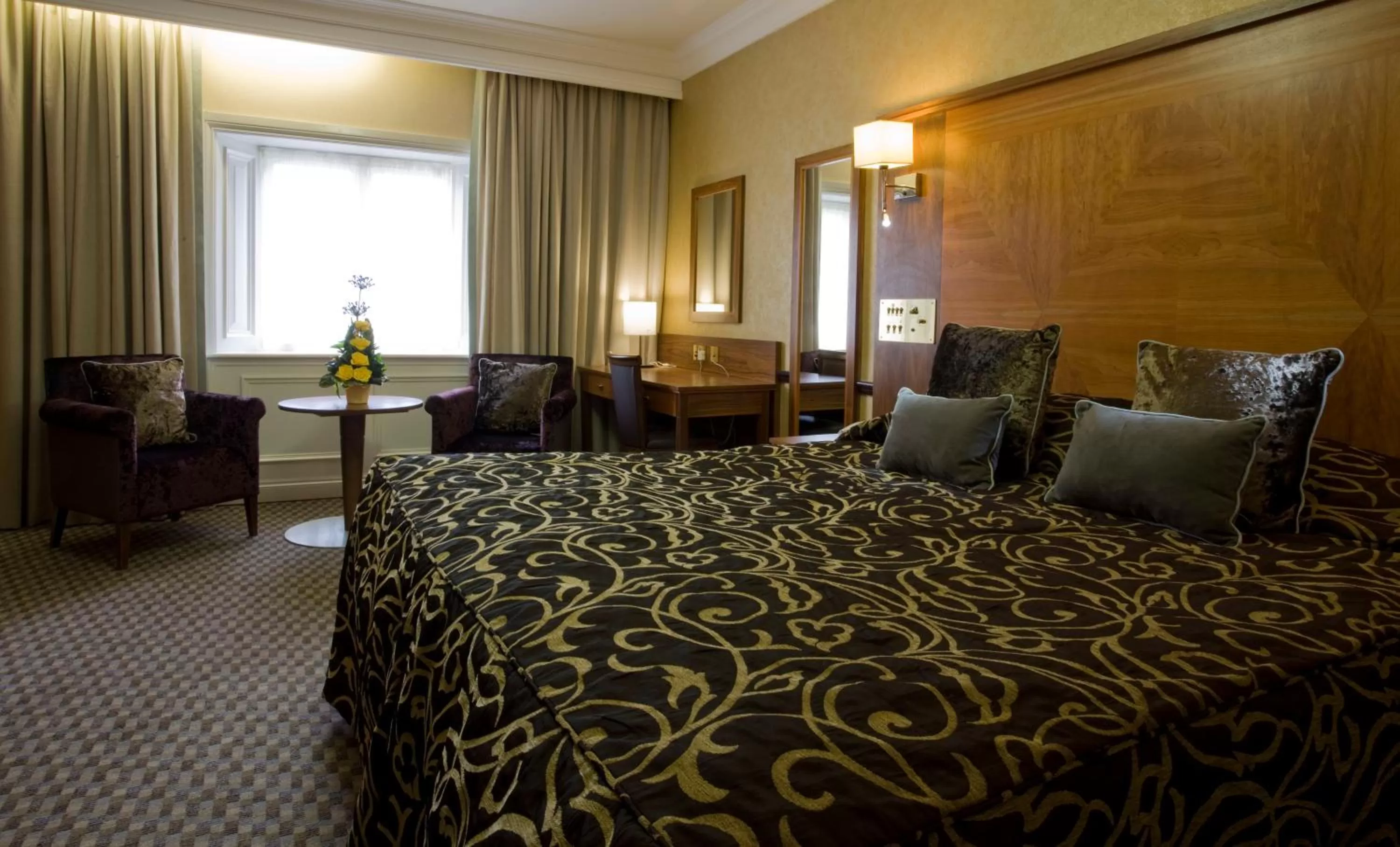 Bedroom, Bed in Quorn Country Hotel Leicester