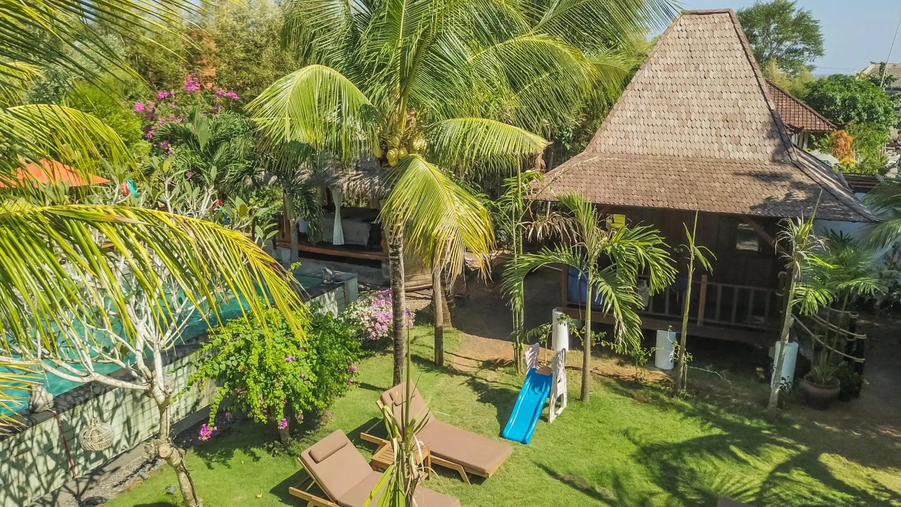 Flower Bud Bungalow Balangan