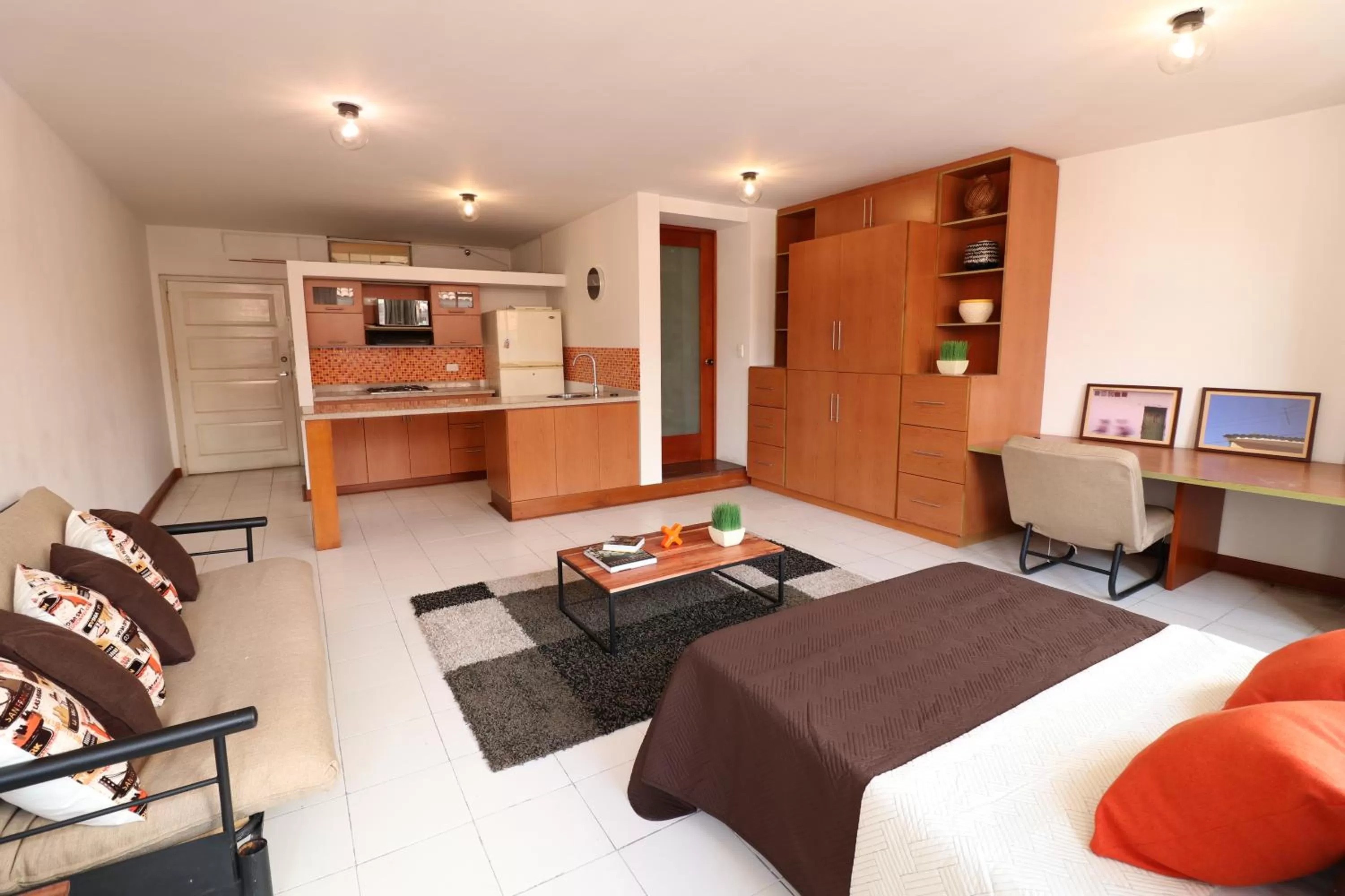 Photo of the whole room in 554 Apartments