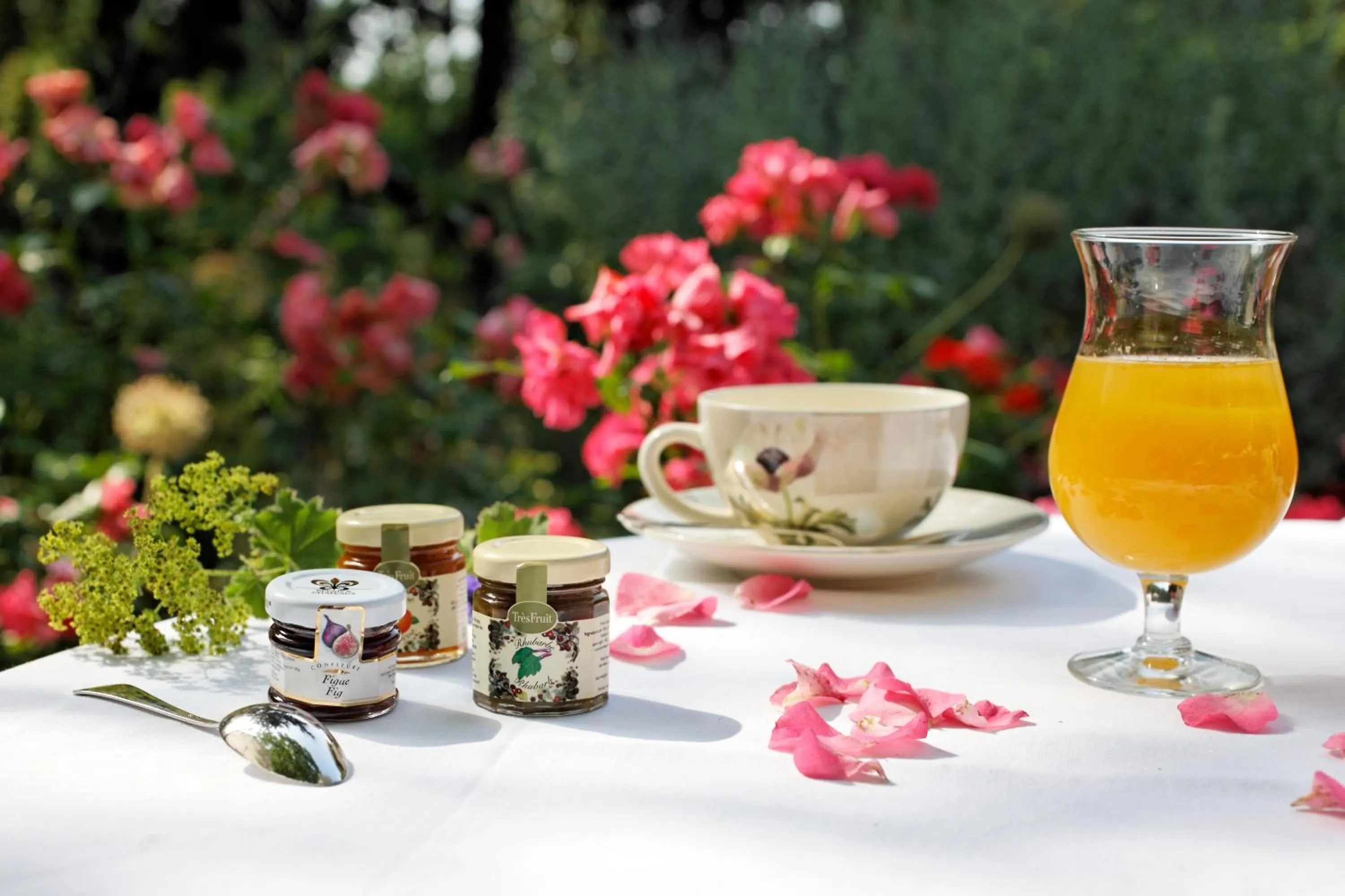 Restaurant/places to eat in Cazaudehore, hôtel de charme au vert