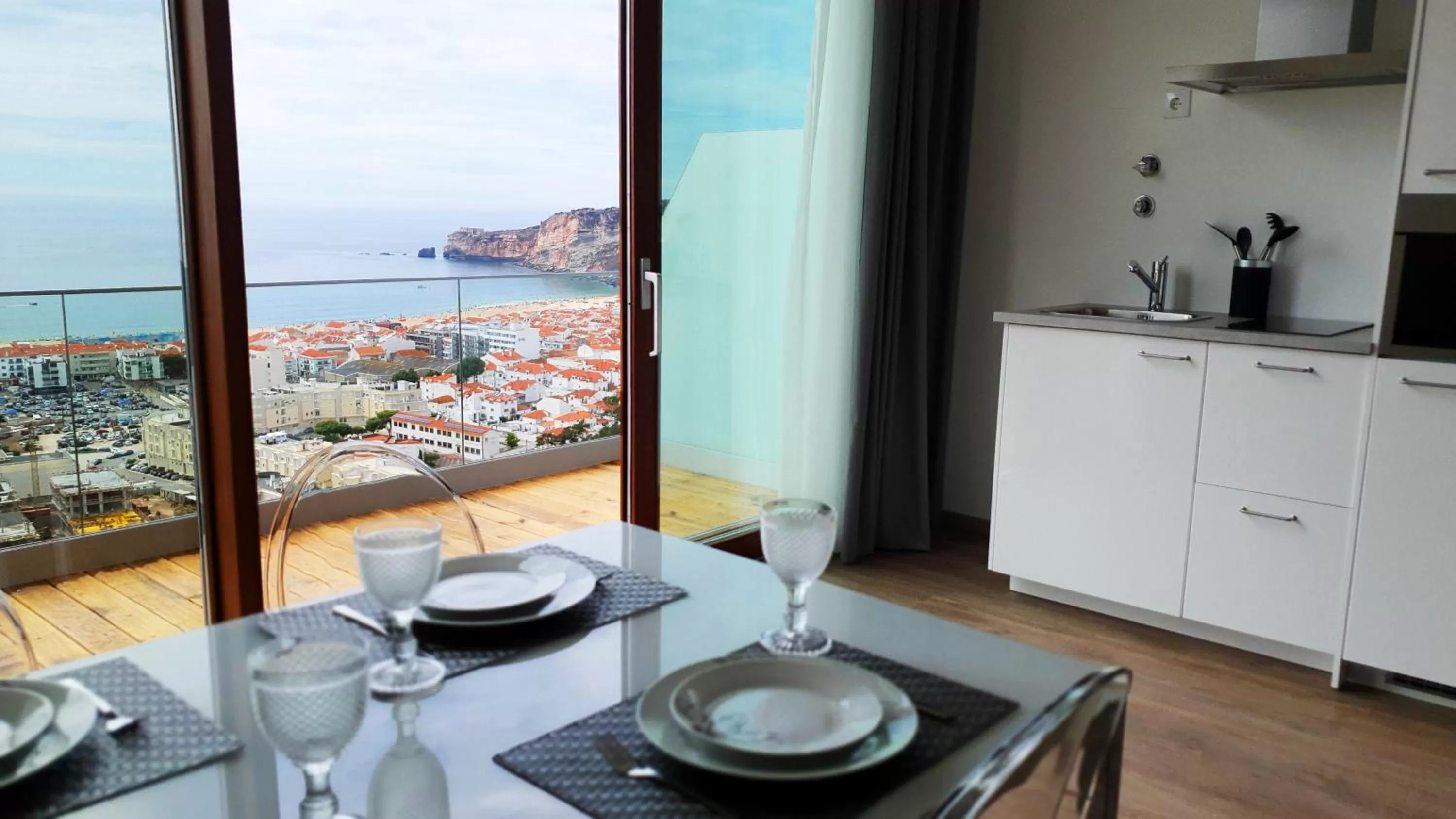 Coffee/tea facilities in Miramar Hotel Spa & Apartments