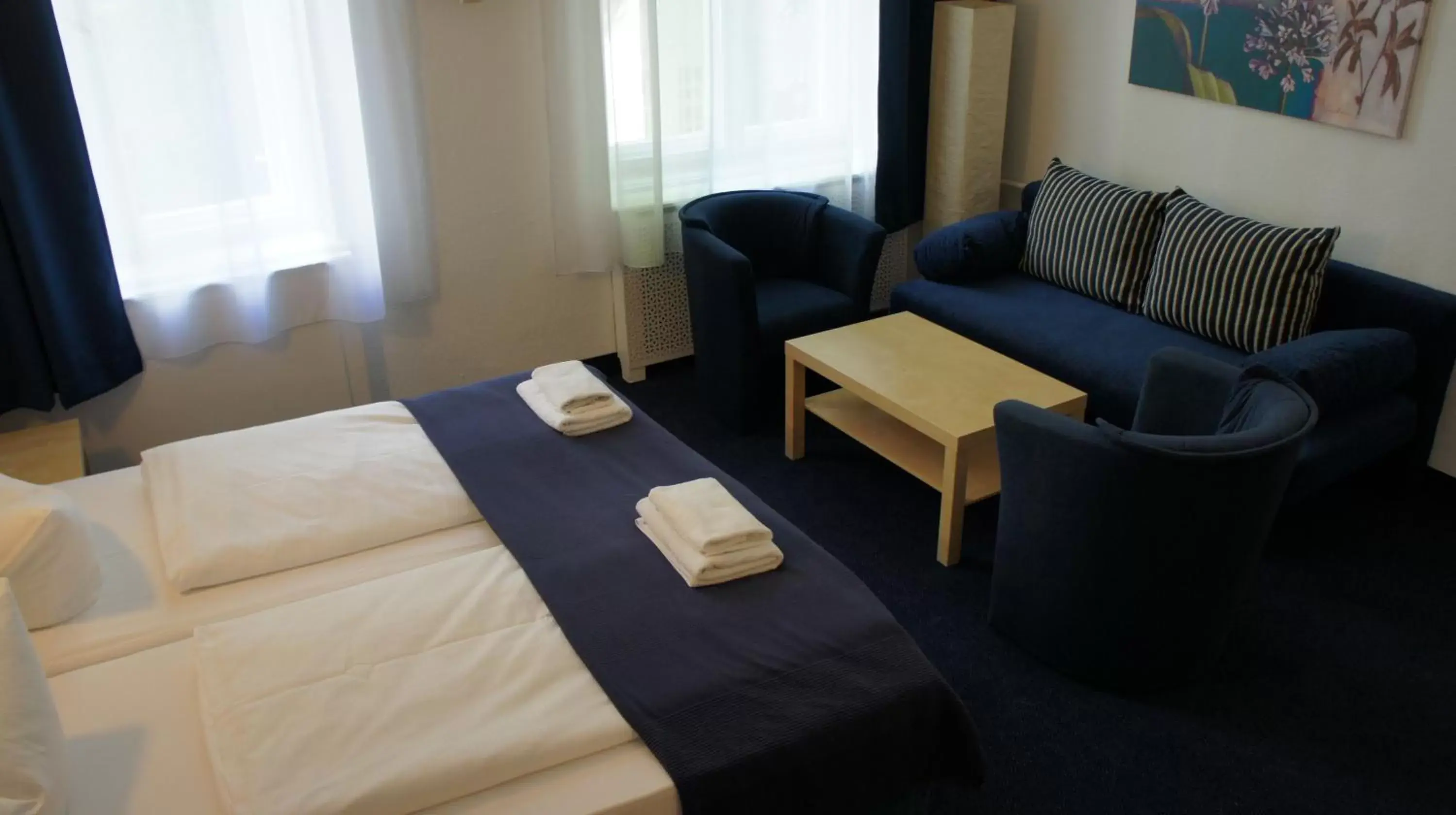 Small Family Room in Hotel Seifert Berlin am Kurfürstendamm Small Family Room in Hotel Seifert Berlin am Kurfürstendamm