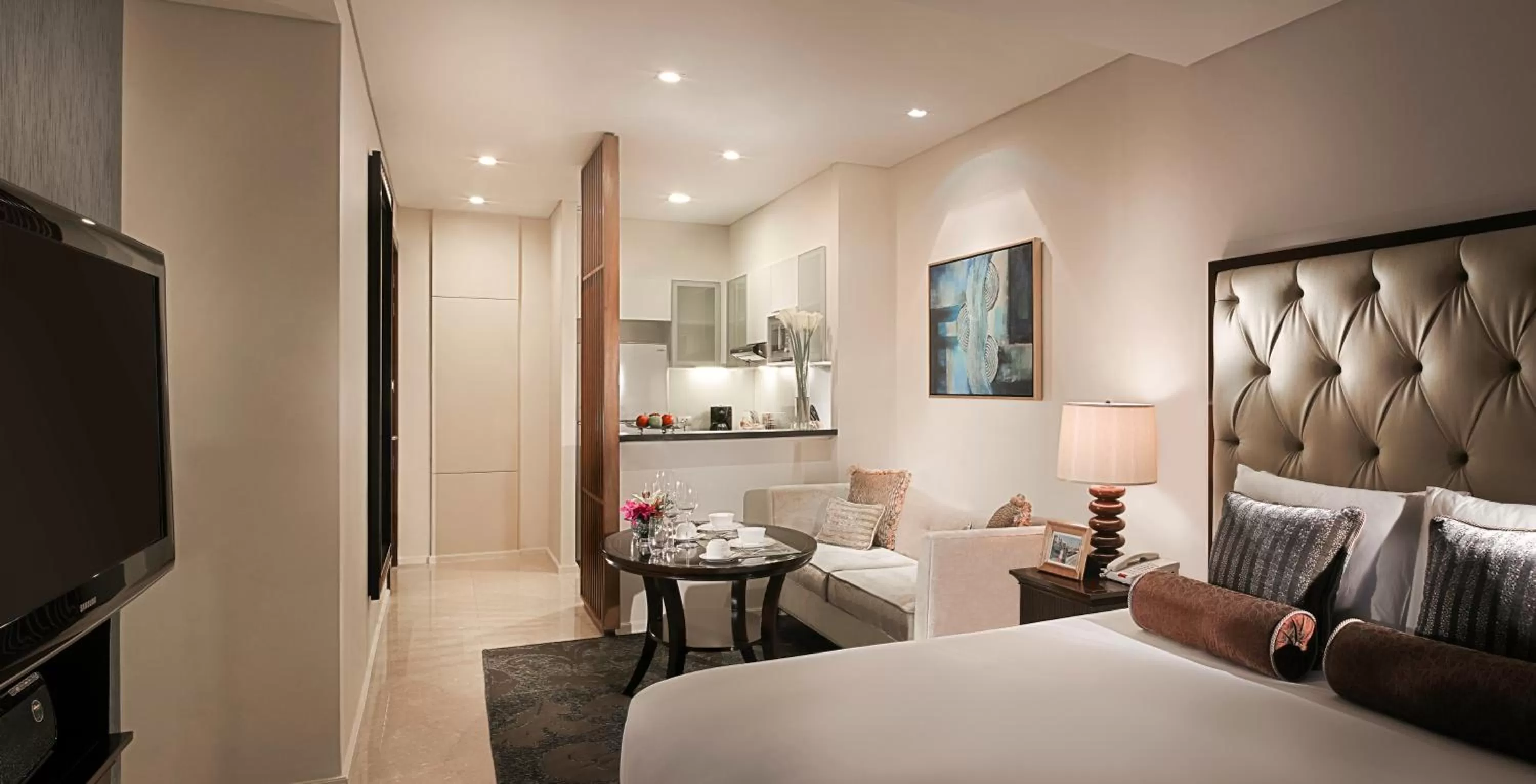 Kitchen or kitchenette, Bed in Joy Nostalg Hotel and Suites Manila Managed by The Ascott Limited