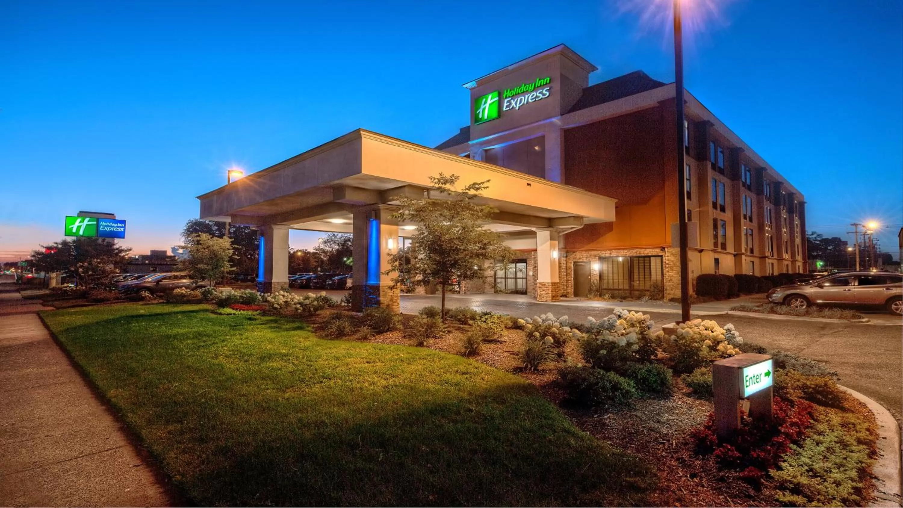 Property building in Holiday Inn Express Memphis Medical Center - Midtown by IHG