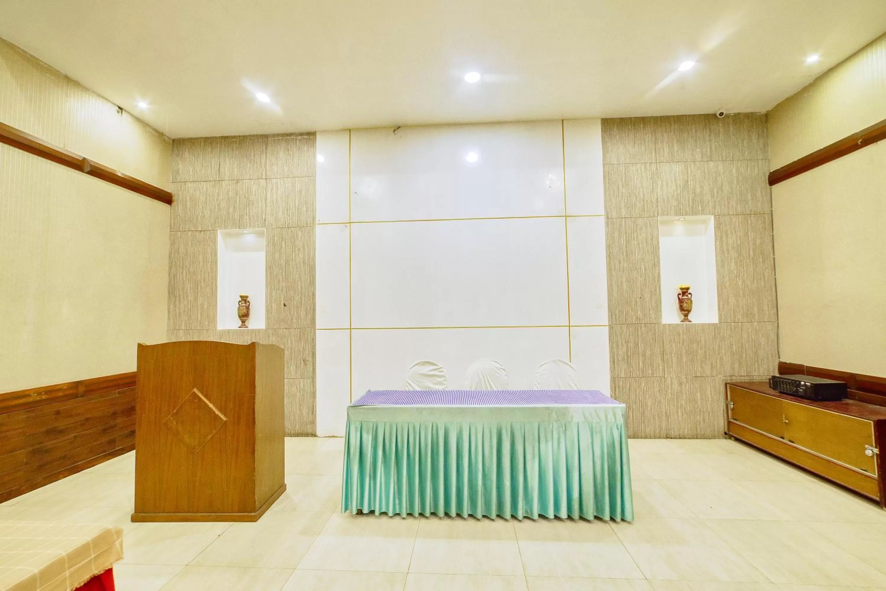 Meeting/conference room in HOTEL WINDSOR CASTLE