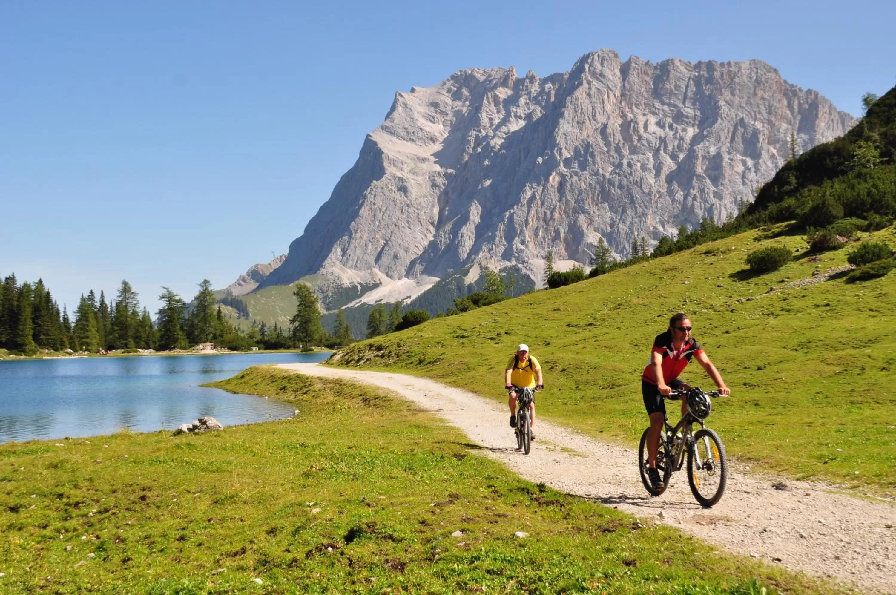 Hiking, Biking in Hotel Alpen Residence